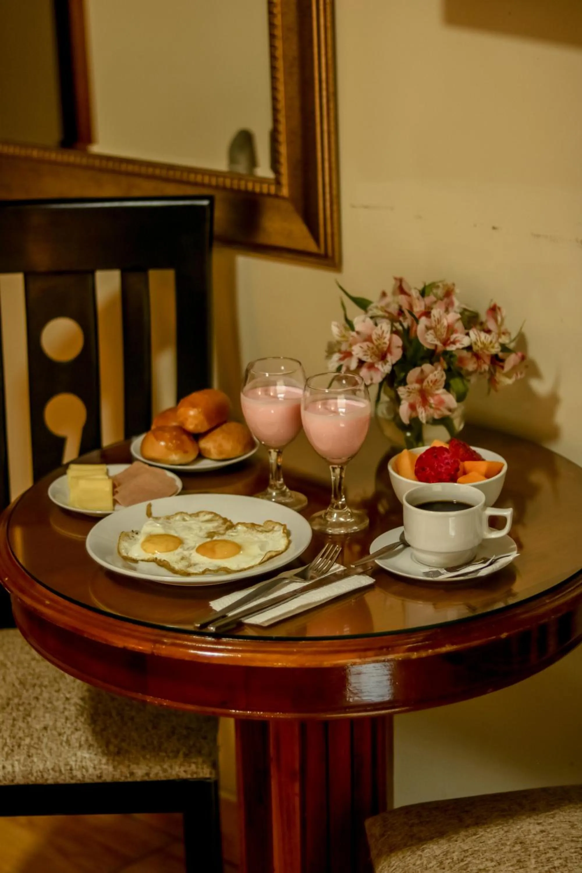 Food in Epiqus Hotel