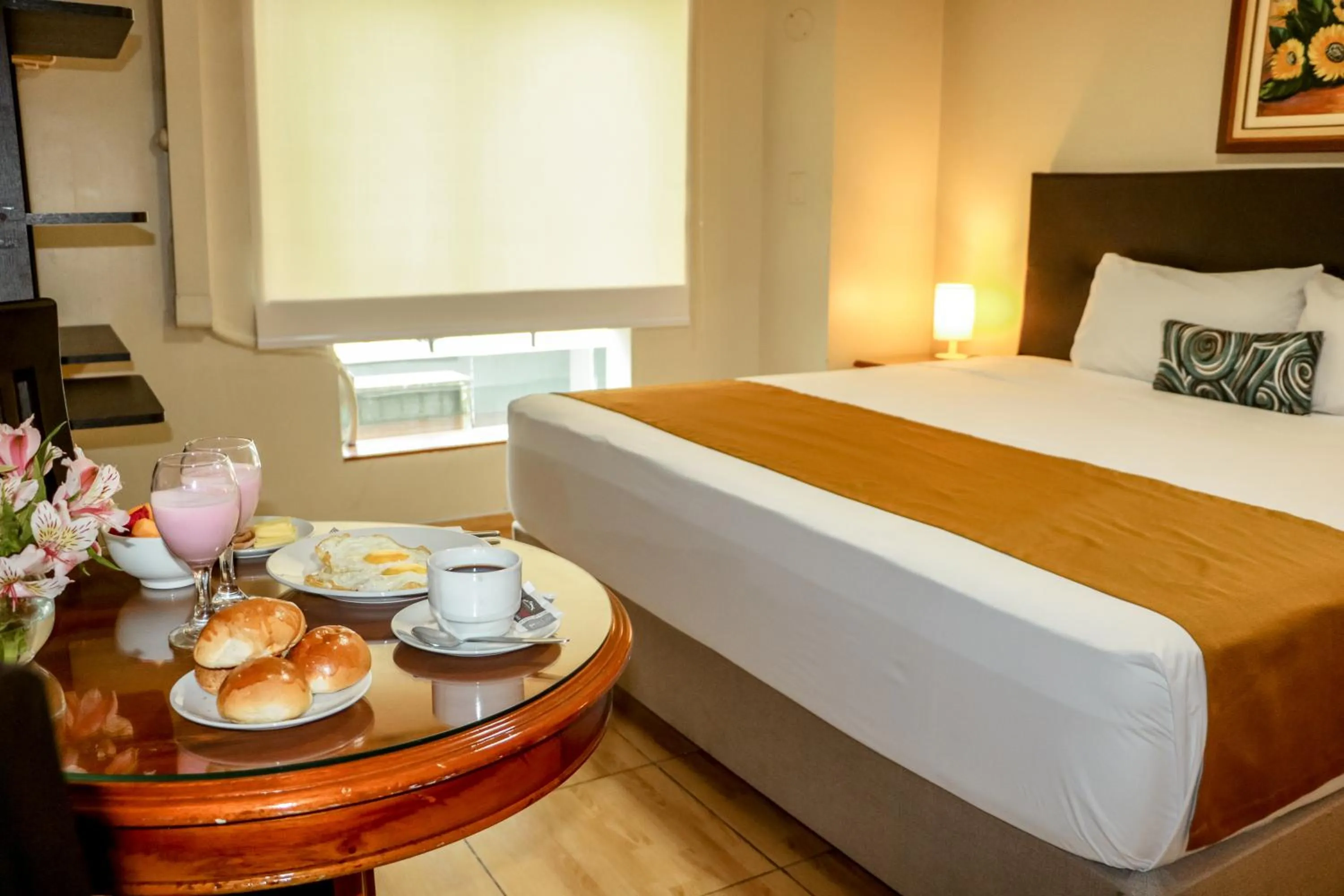 Coffee/tea facilities, Bed in Epiqus Hotel