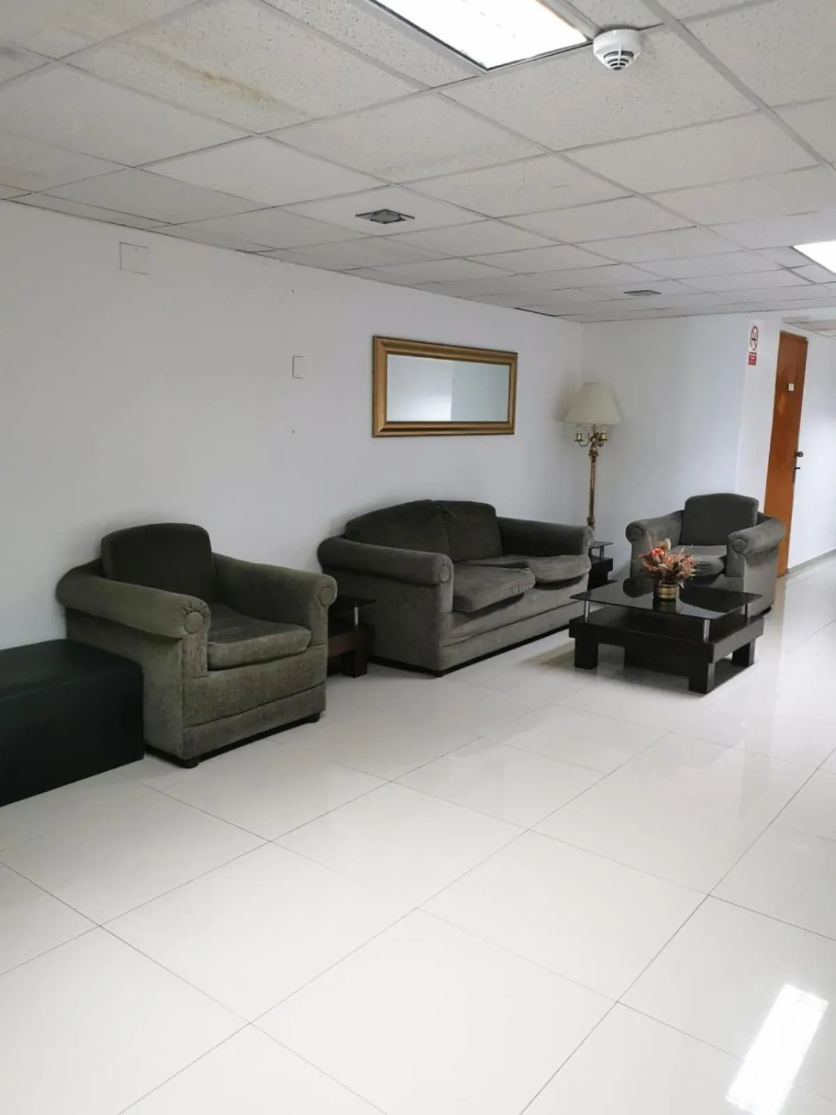 Living room in Epiqus Hotel