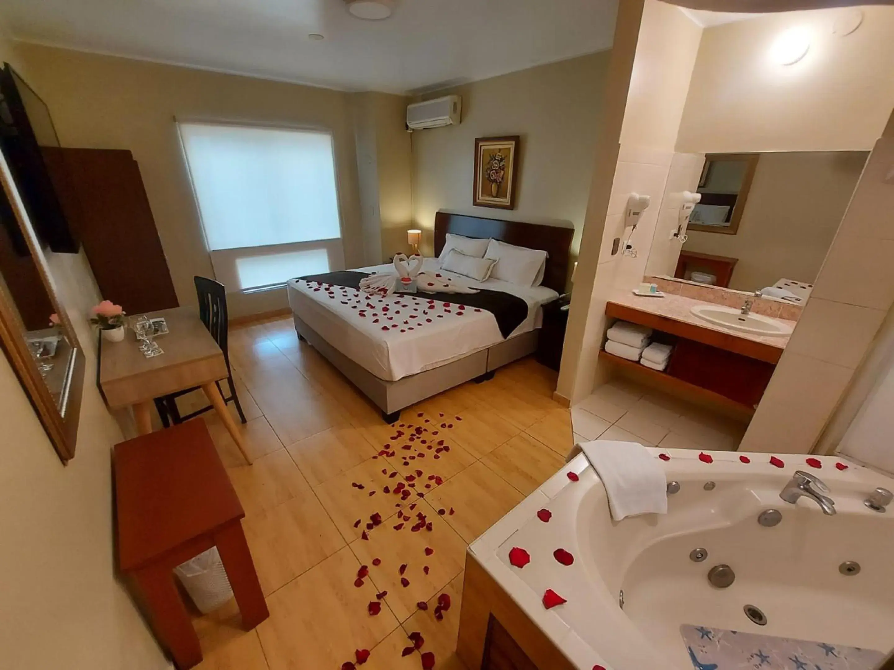 Bed in Epiqus Hotel Bed in Epiqus Hotel