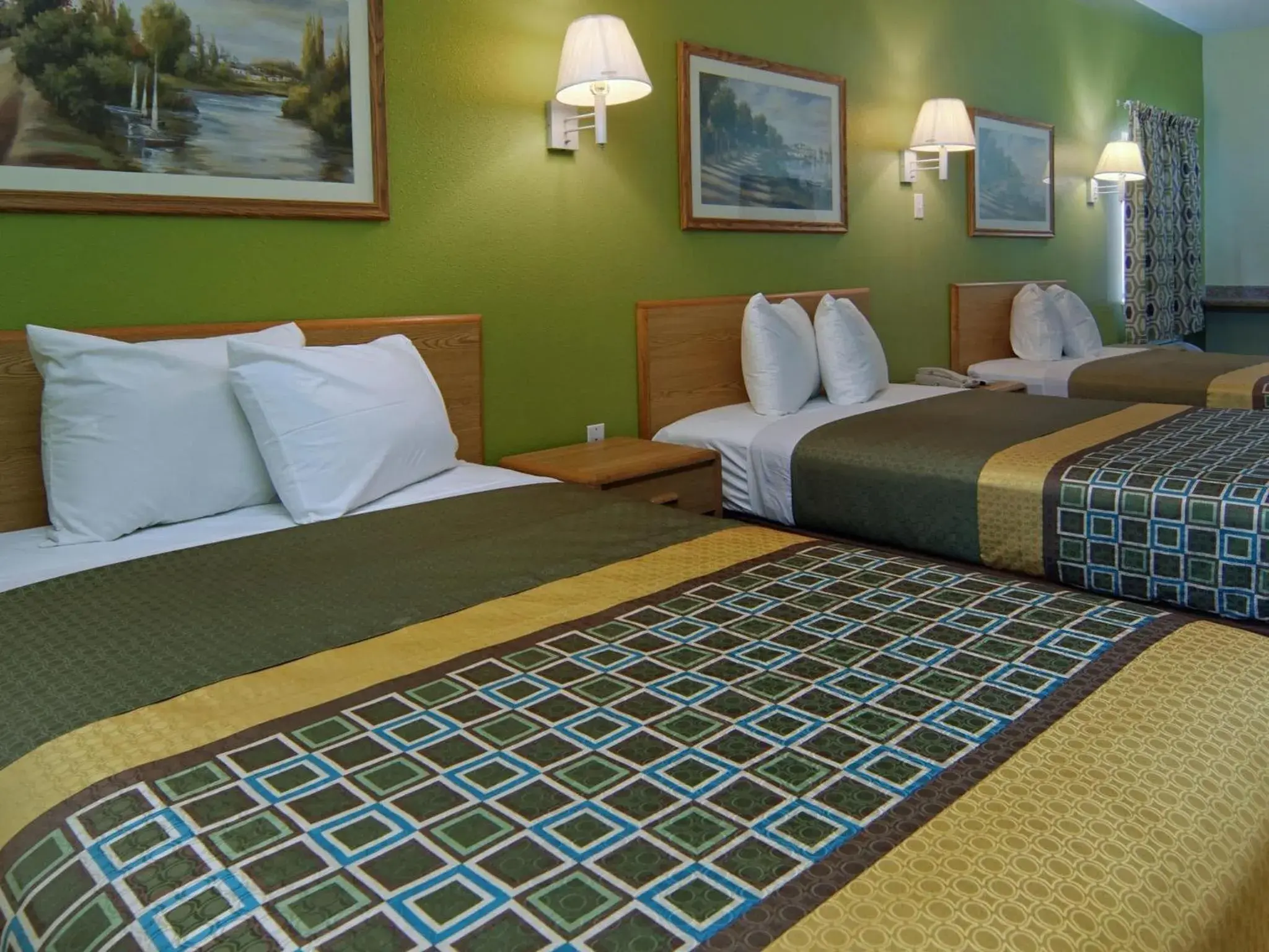 Classic Triple Room in Quality One Motel Classic Triple Room in Quality One Motel