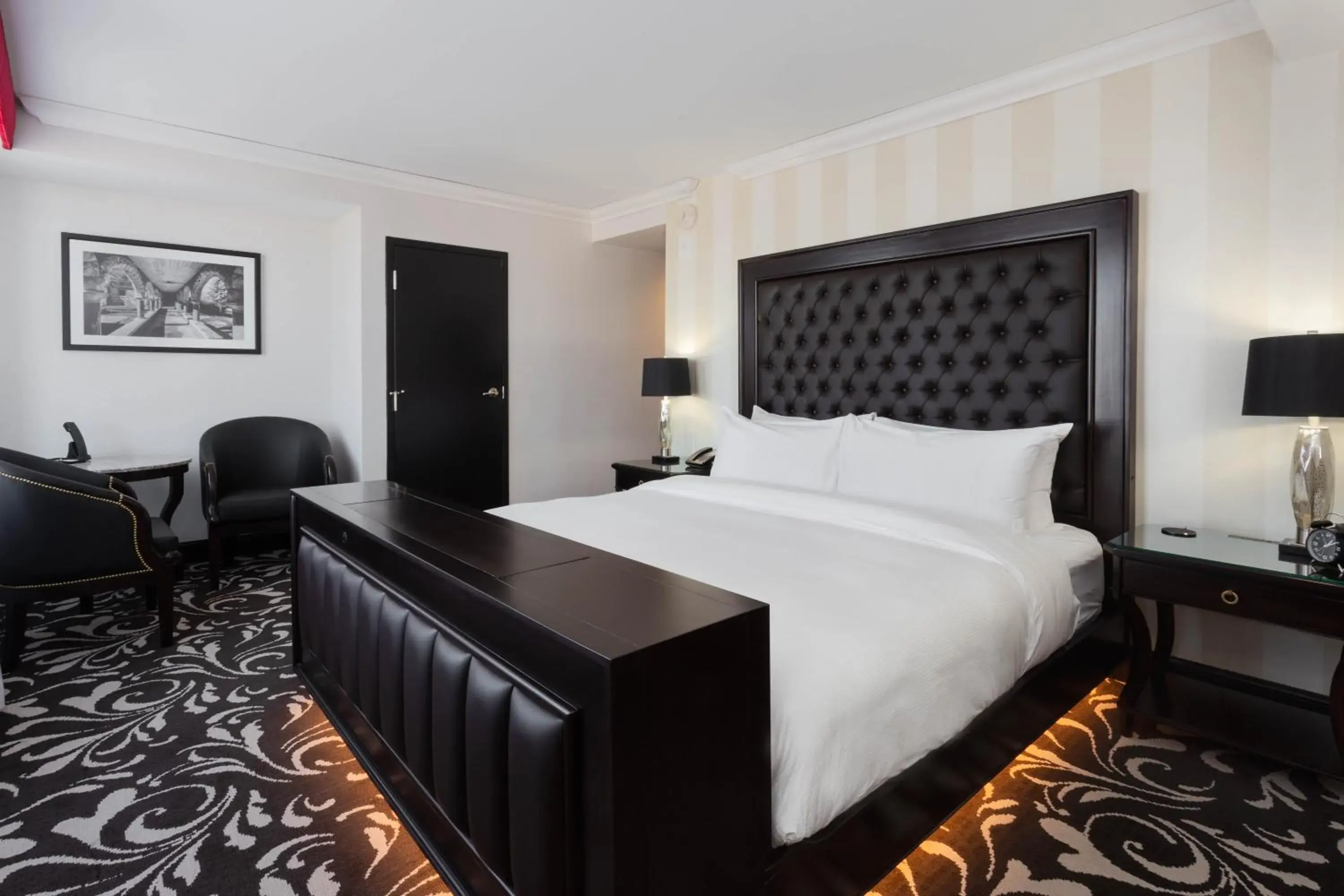 Superior King Room - Non-Smoking in Hotel Retlaw, Trademark Collection by Wyndham Superior King Room - Non-Smoking in Hotel Retlaw, Trademark Collection by Wyndham