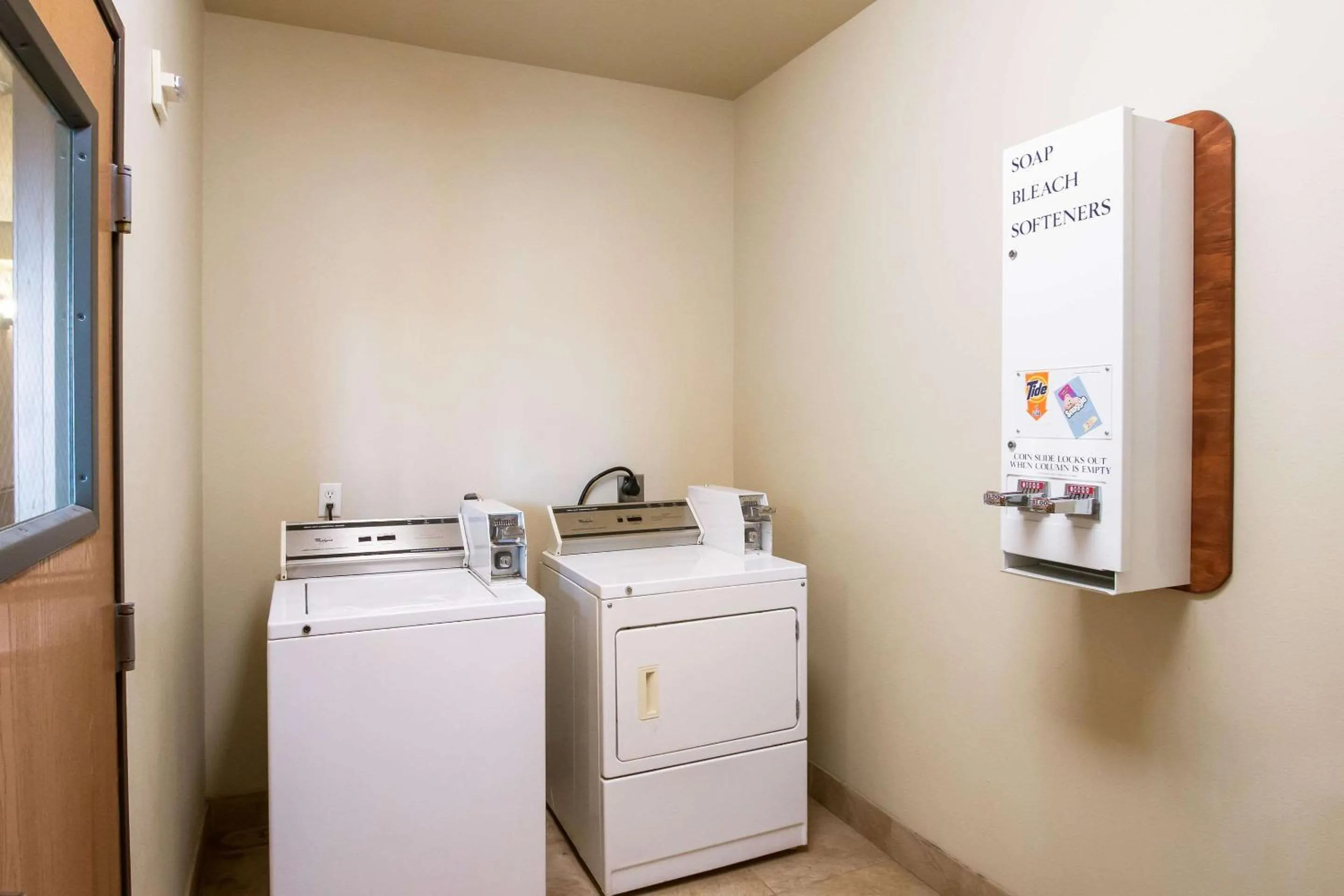 Other in Econo Lodge Inn & Suites Bridgeport