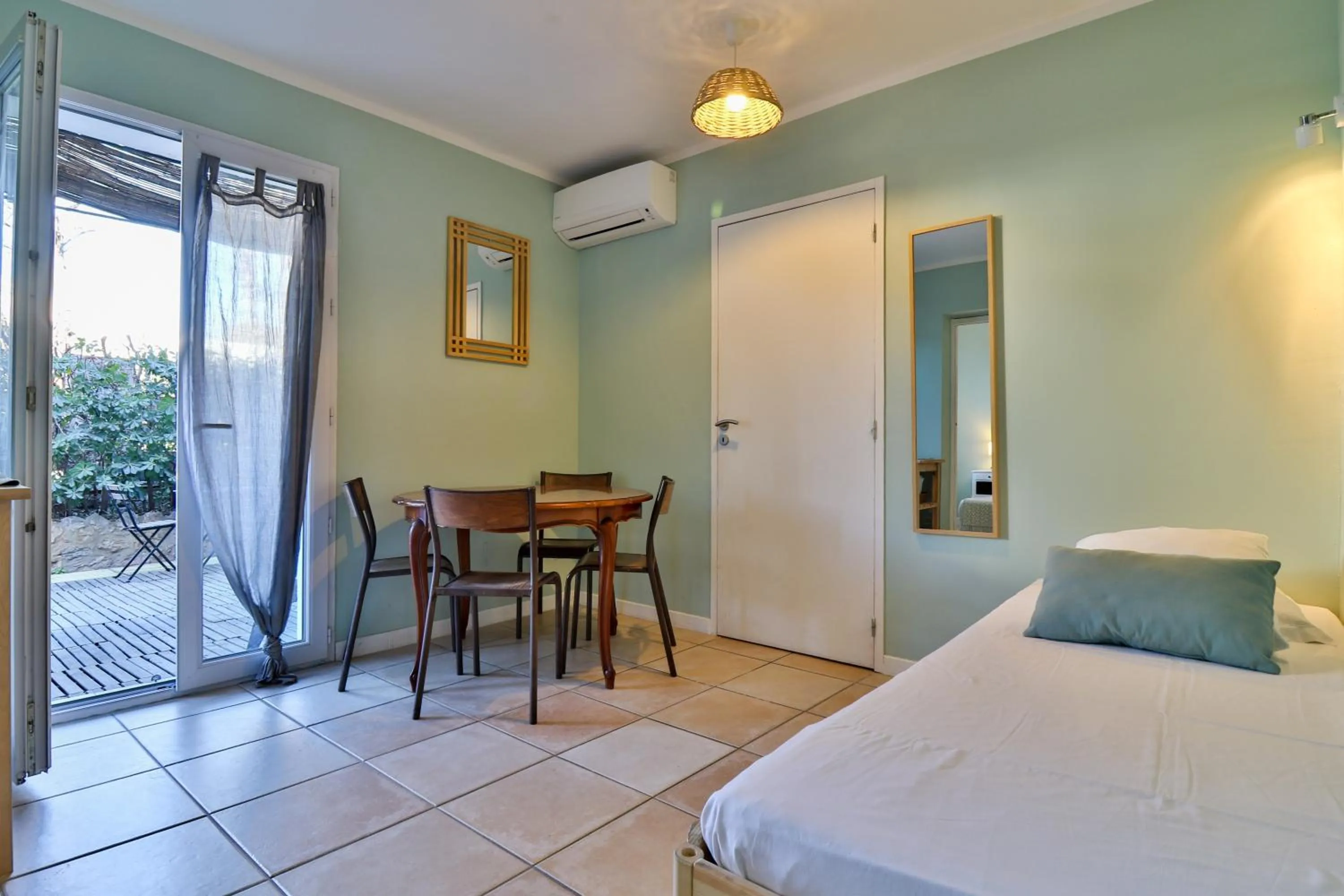 Bed in Hôtel La Bastide