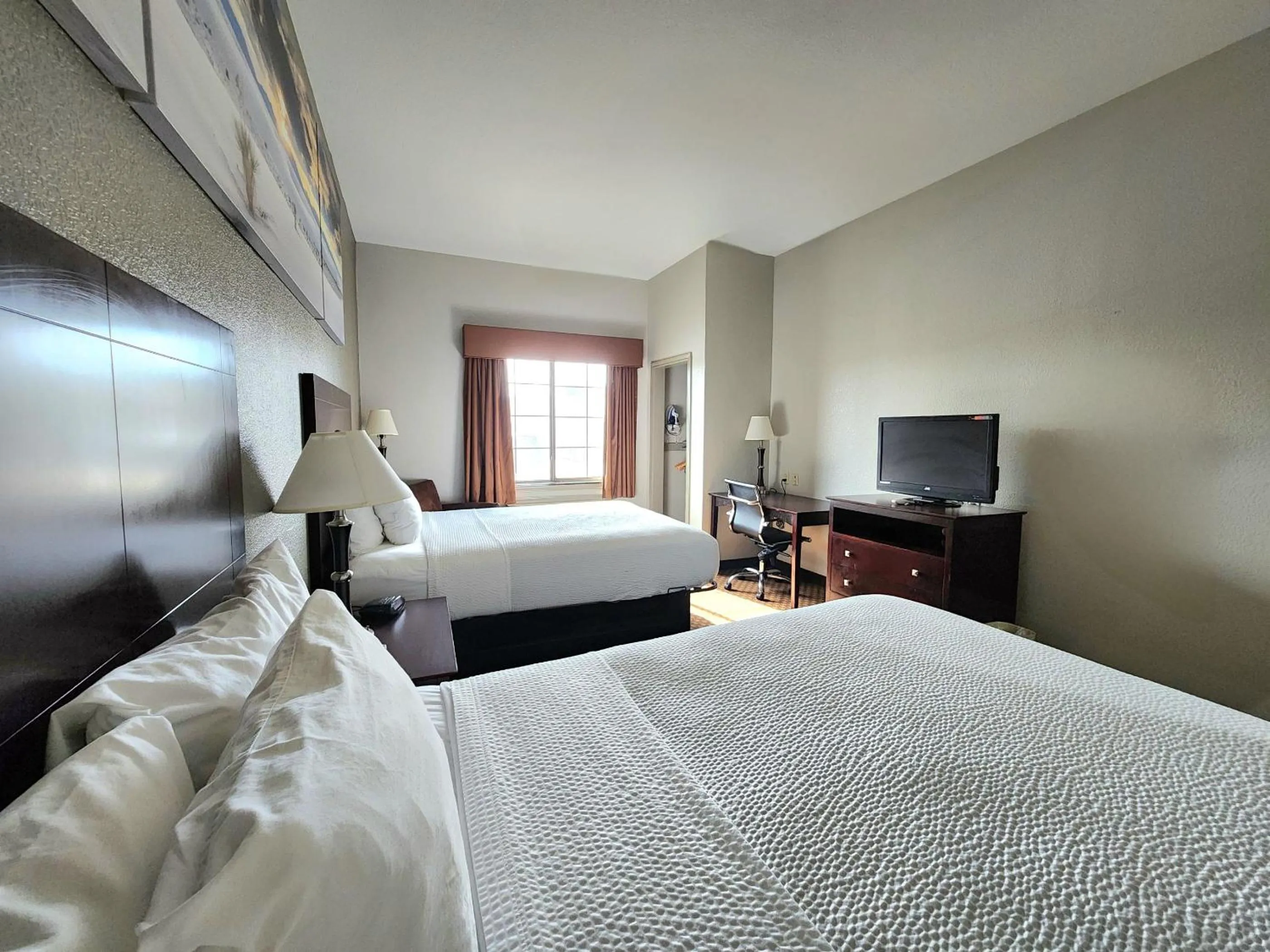 Bedroom, Bed in Days Inn by Wyndham Kemah