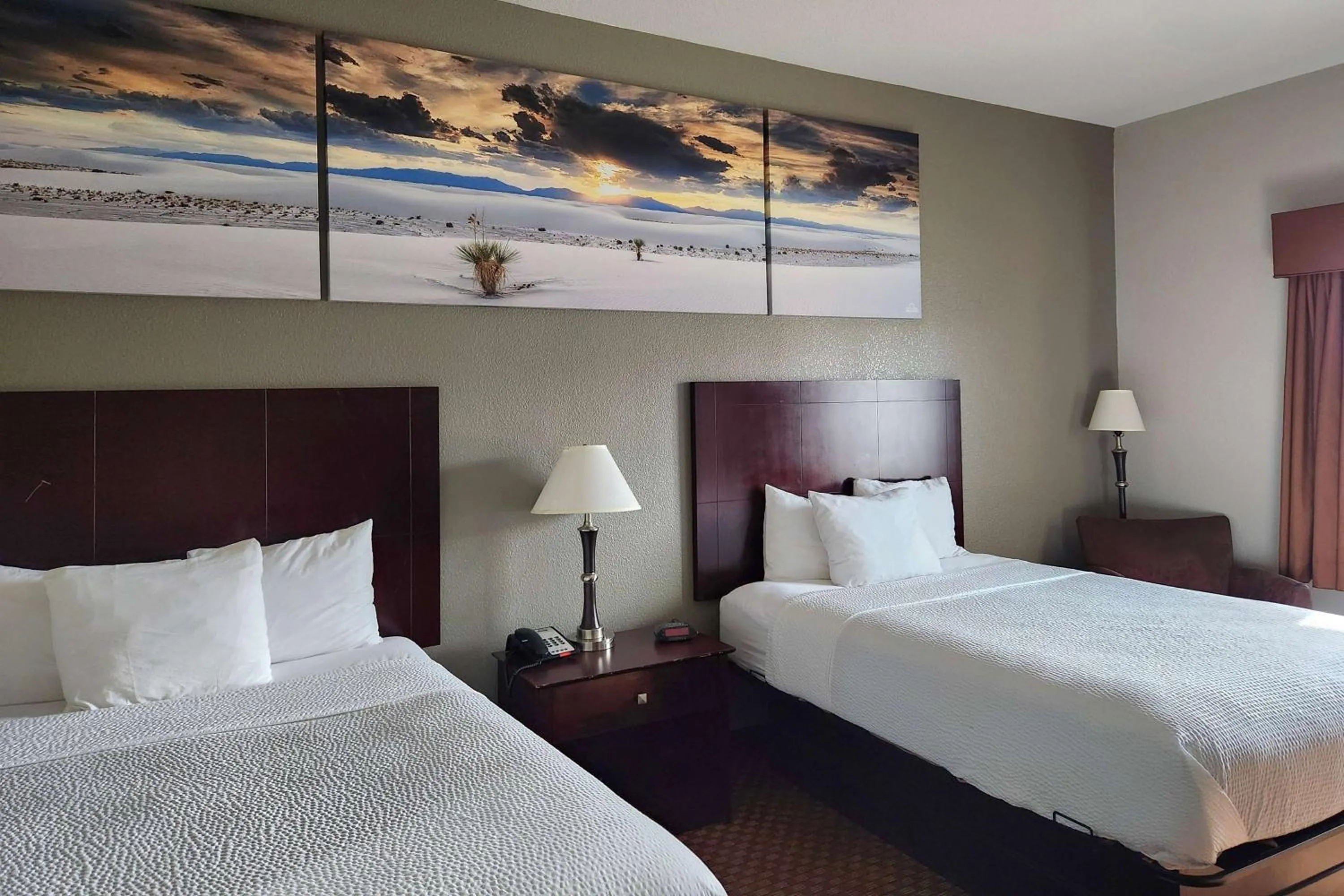 Photo of the whole room, Bed in Days Inn by Wyndham Kemah