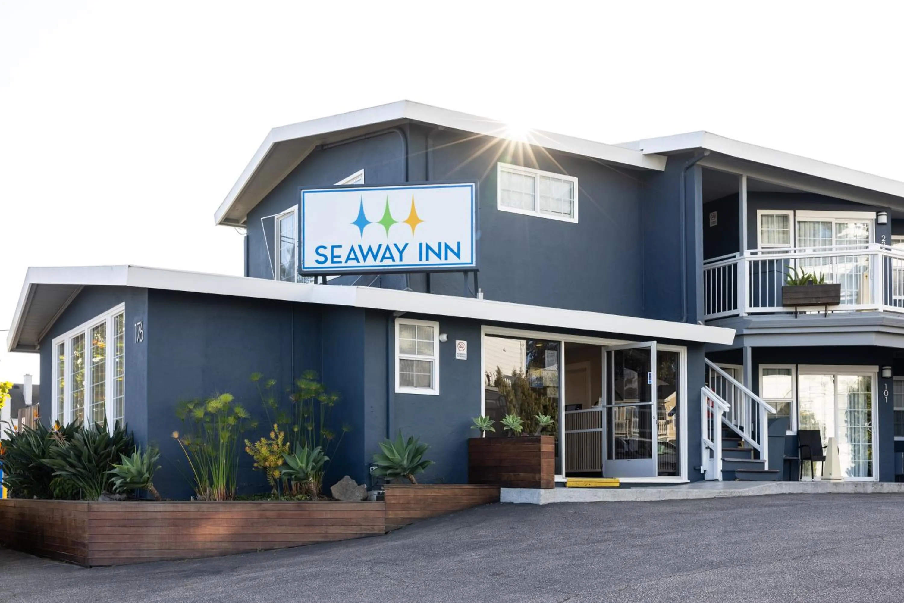 Property building in Seaway Inn