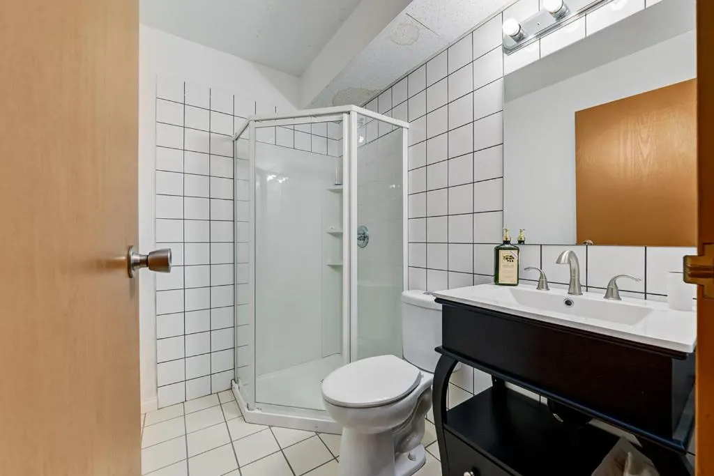 Airport Traveller's Inn