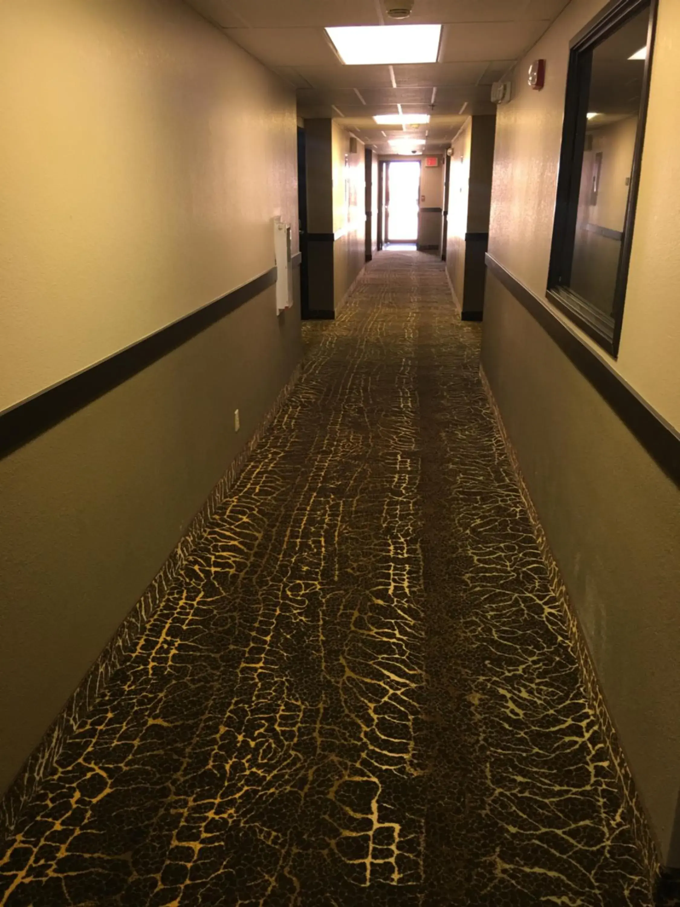 Property building in Super 8 by Wyndham O Neill NE Property building in Super 8 by Wyndham O Neill NE