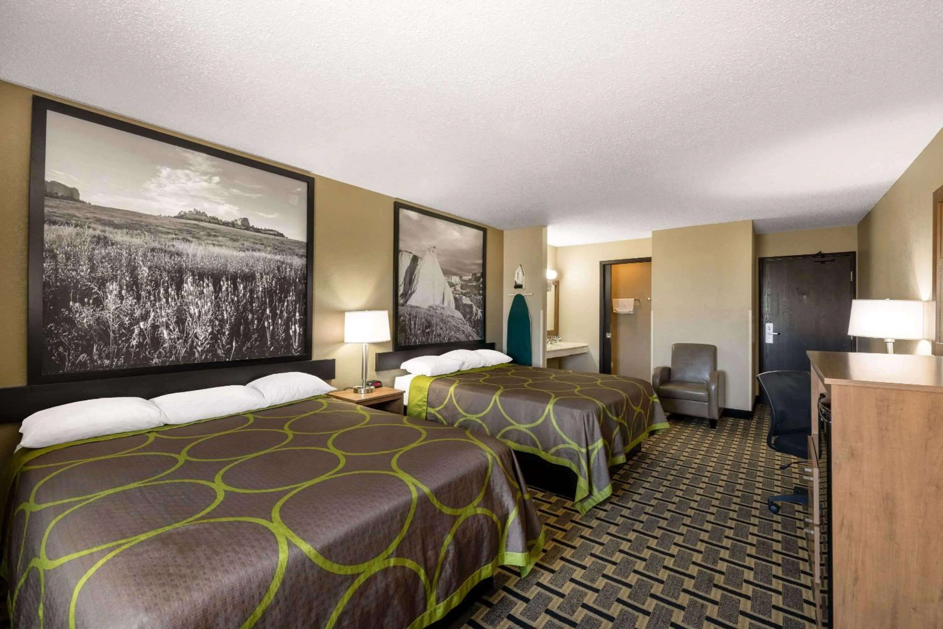 Bedroom, Bed in Super 8 by Wyndham O Neill NE