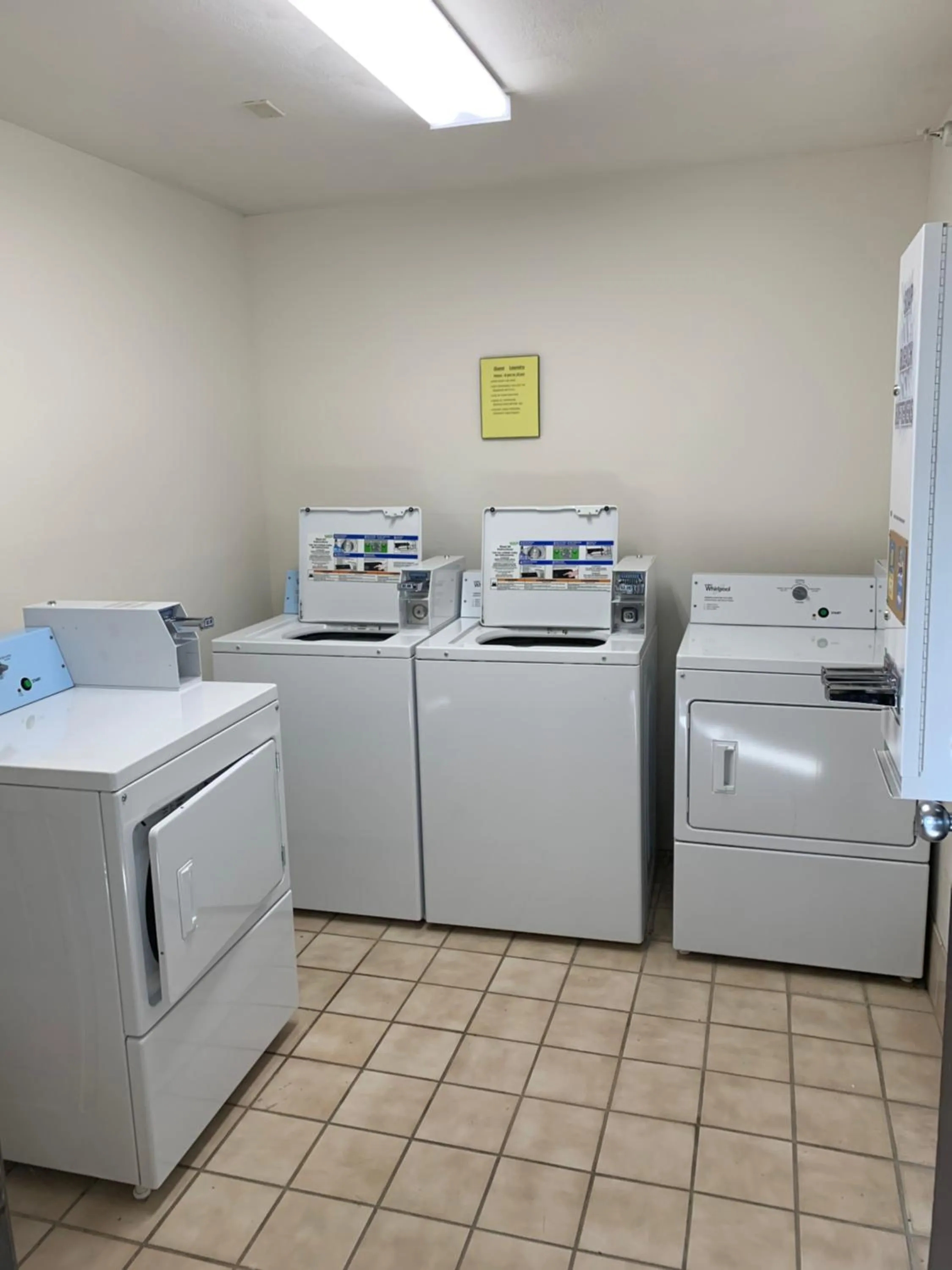 Business facilities in Super 8 by Wyndham O Neill NE