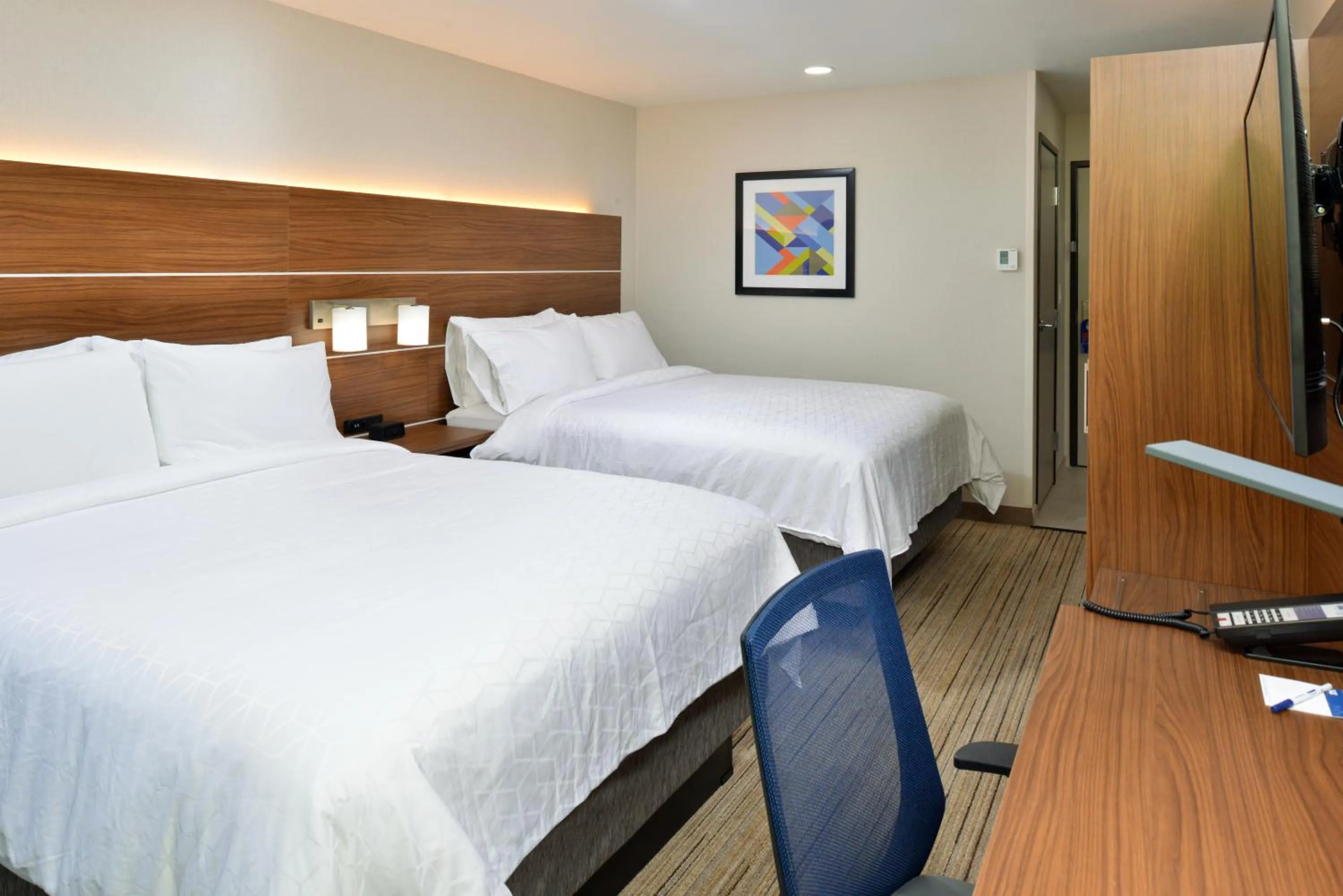 Guests, Bed in Holiday Inn Express - Santa Rosa North by IHG