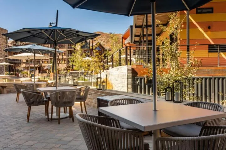 Restaurant/places to eat in Limelight Hotel Snowmass