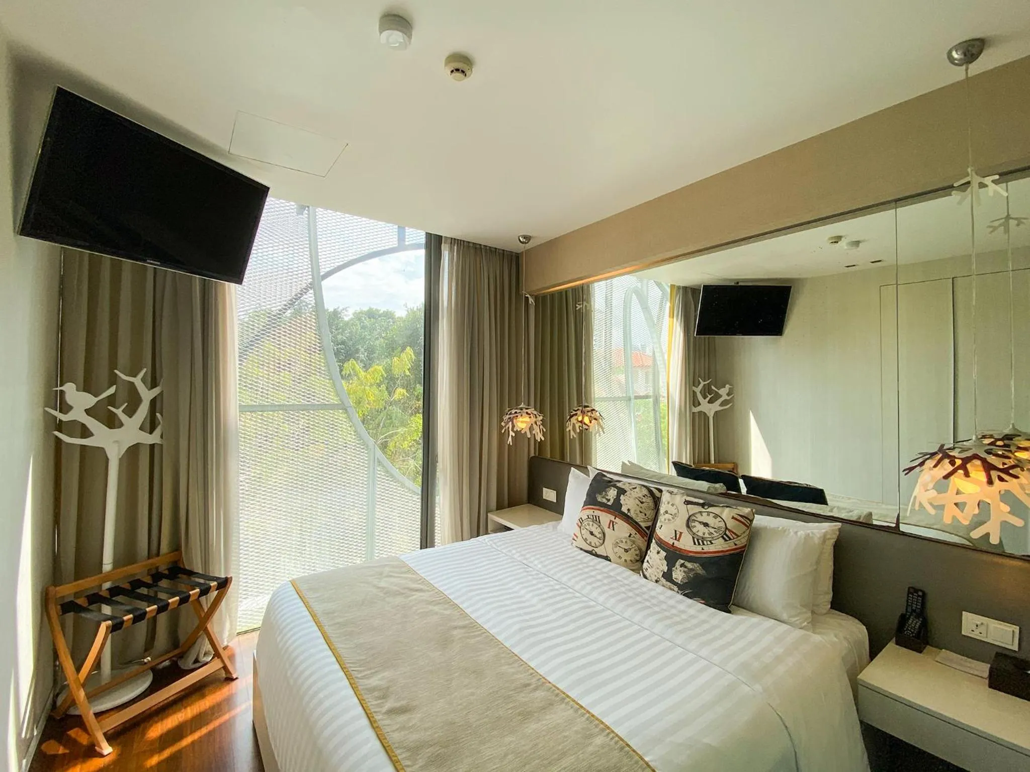 Bed in ST Residences Novena