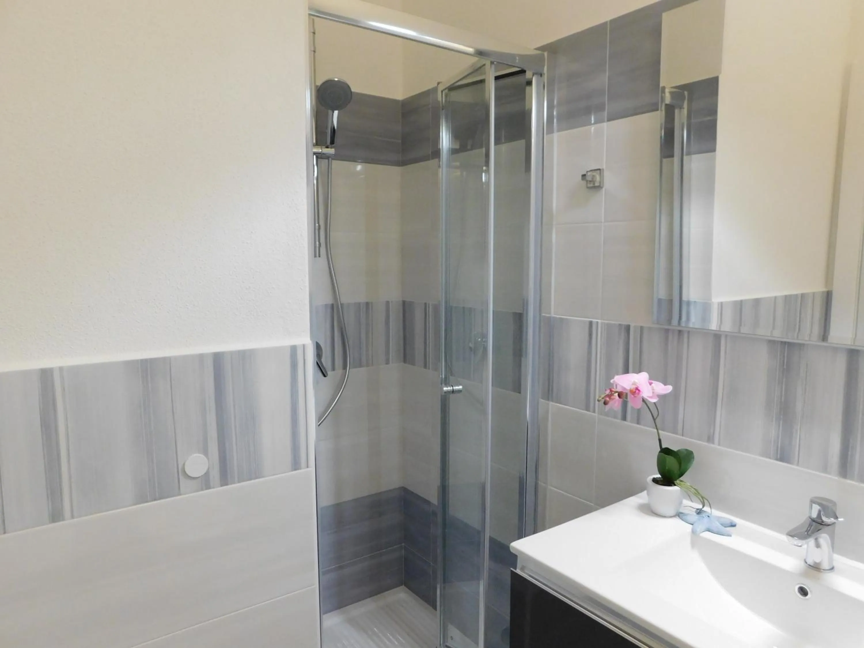 Shower in B&B Sos Manneddos