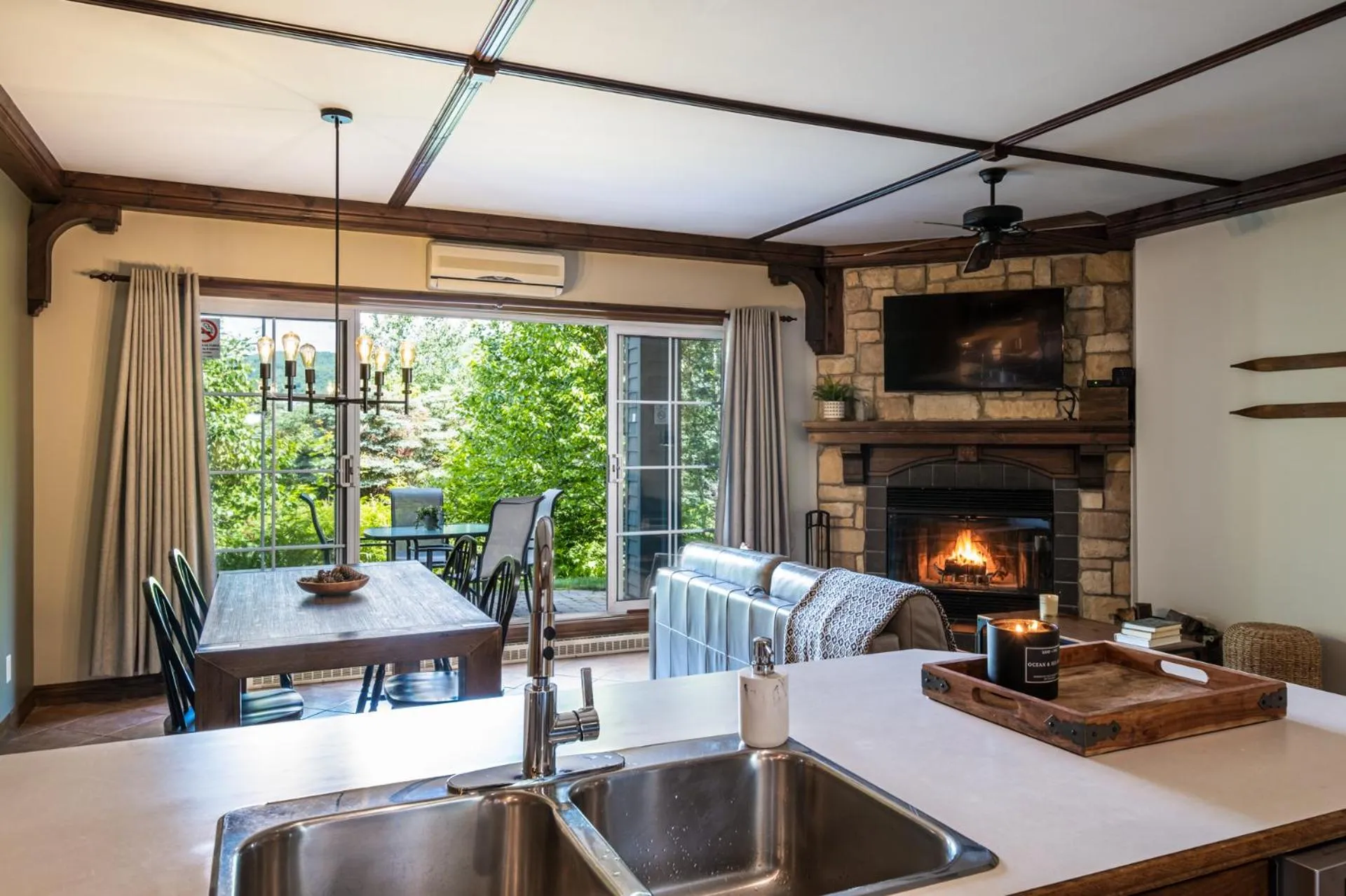 Living room in Le Boisé (Les Manoirs) Mont-Tremblant