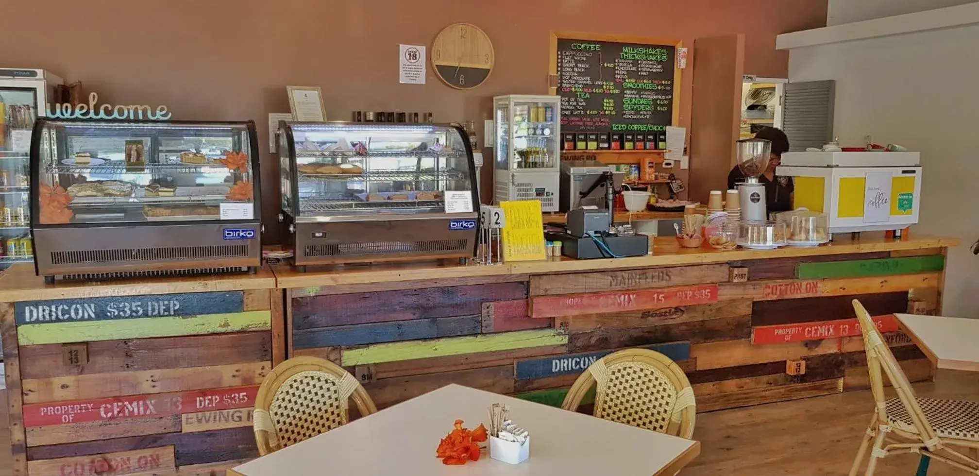 Restaurant/places to eat in Aloha Apartments Restaurant/places to eat in Aloha Apartments