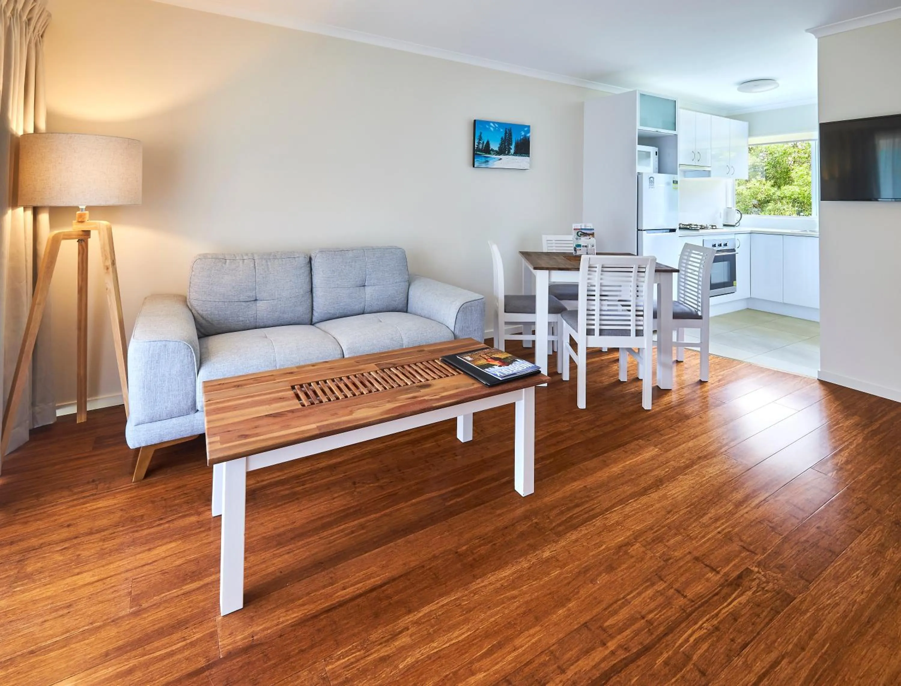 Living room in Aloha Apartments