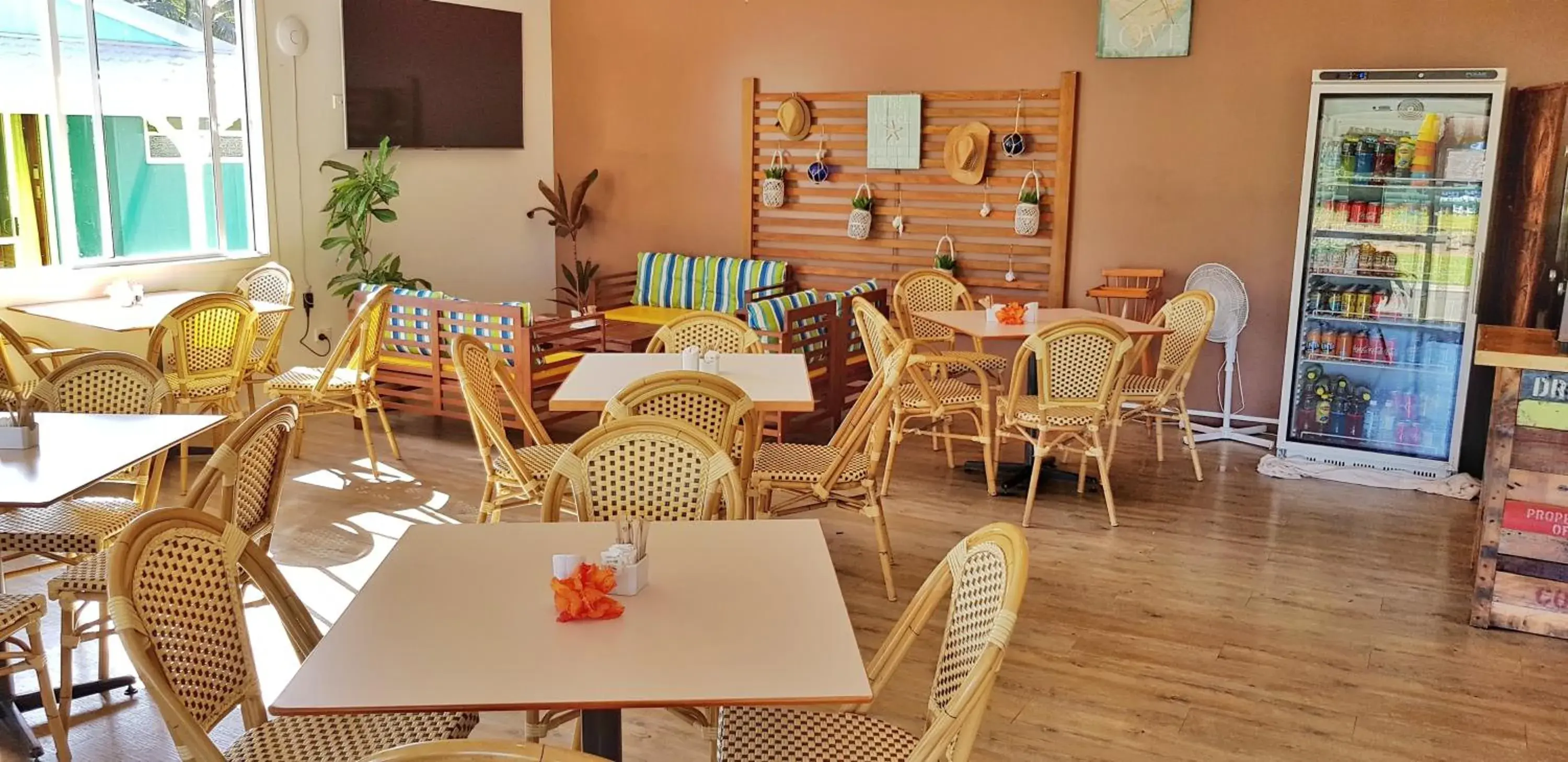 Restaurant/places to eat in Aloha Apartments Restaurant/places to eat in Aloha Apartments