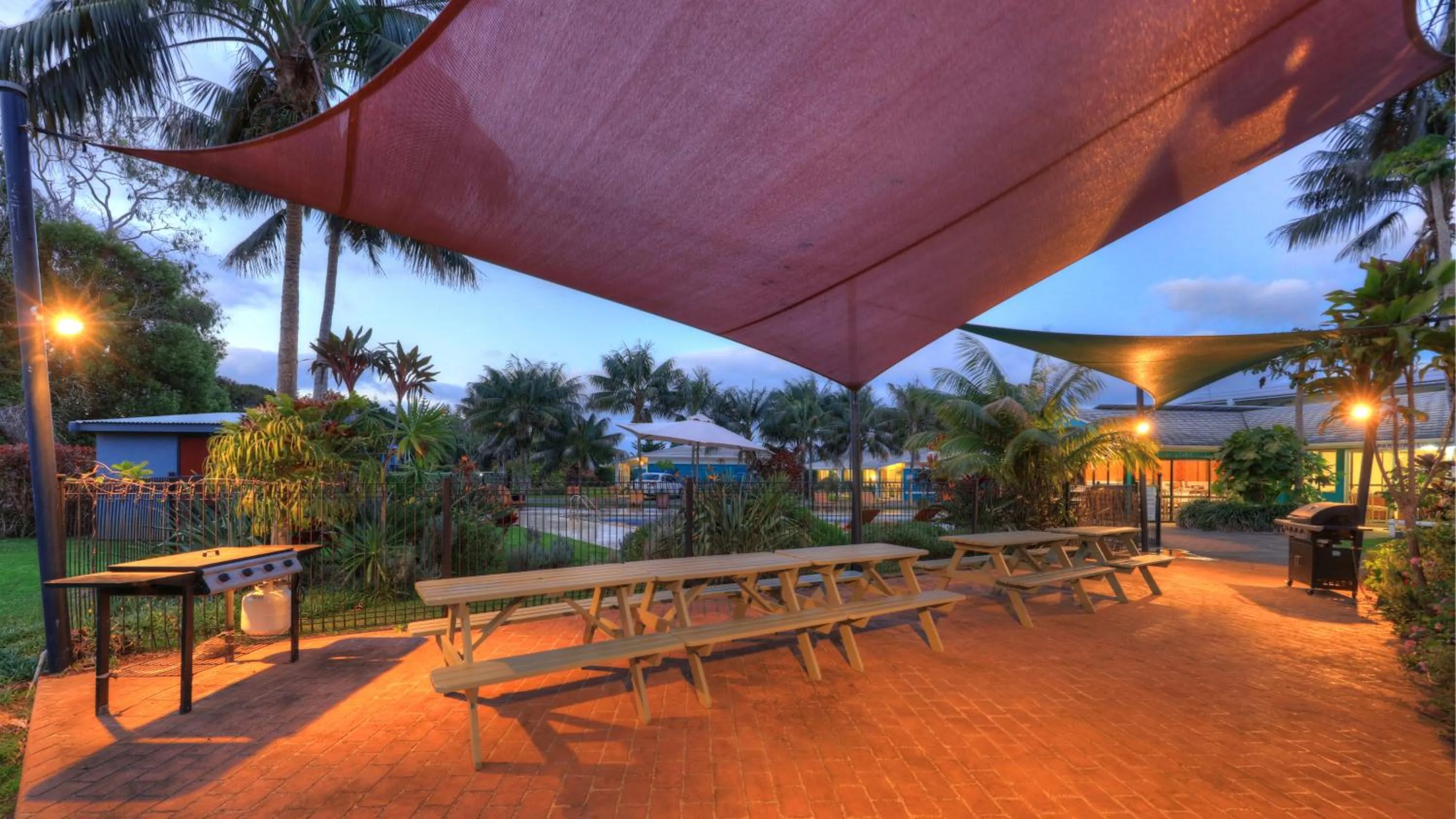 BBQ facilities in Aloha Apartments