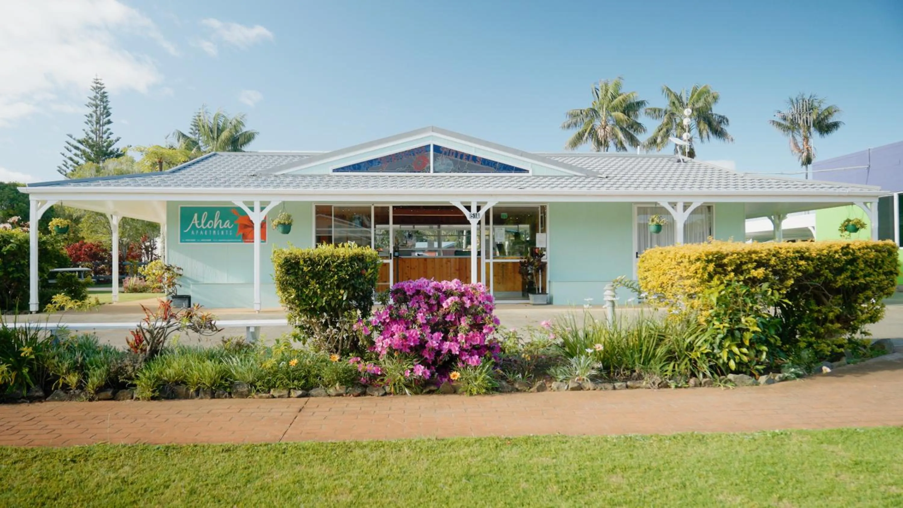 Property building in Aloha Apartments