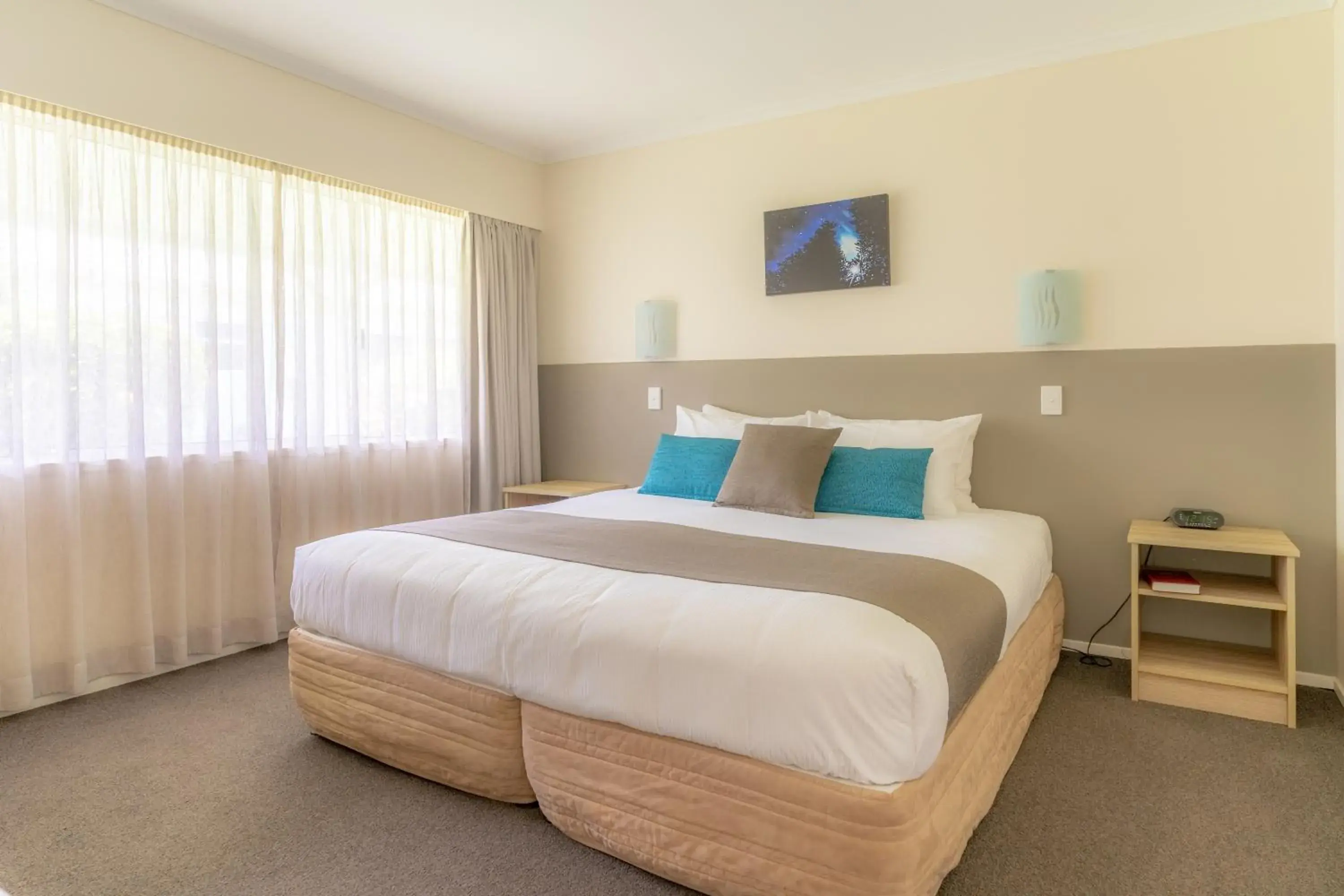 Bed in Aloha Apartments Bed in Aloha Apartments