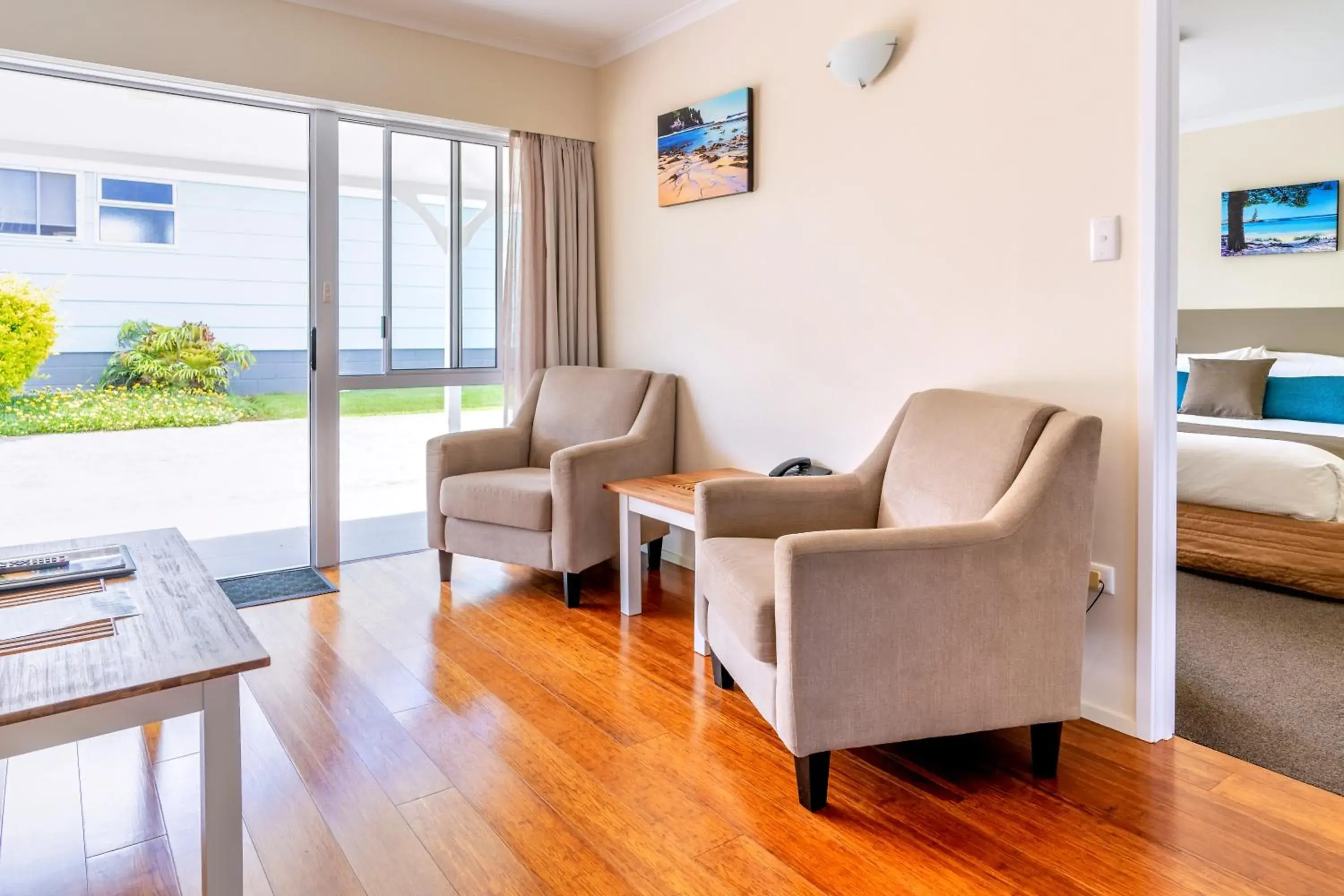 Living room in Aloha Apartments Living room in Aloha Apartments