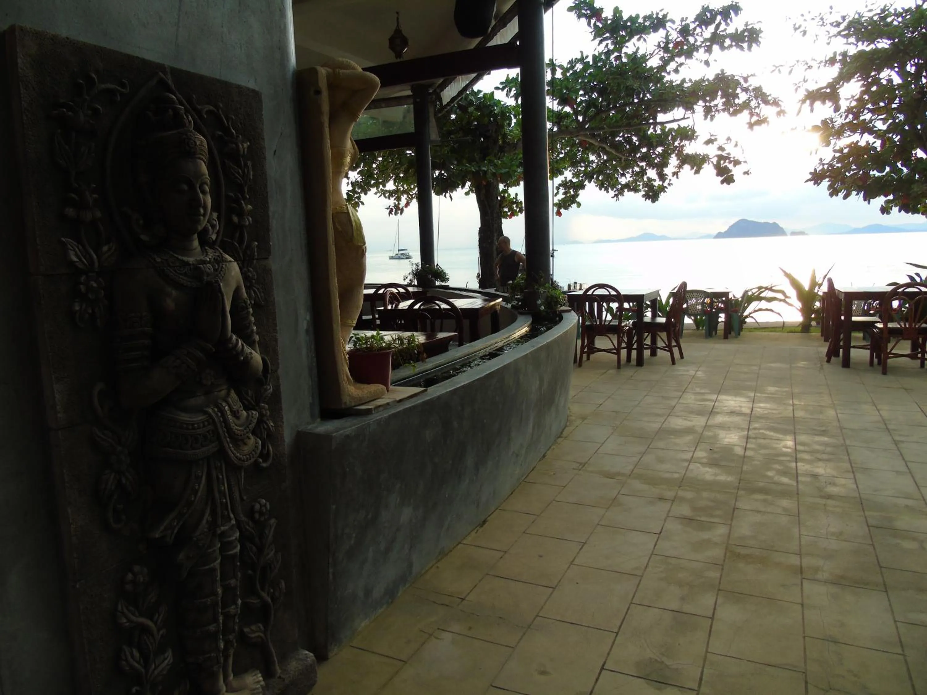 Food and drinks in Yao Yai Beach Resort