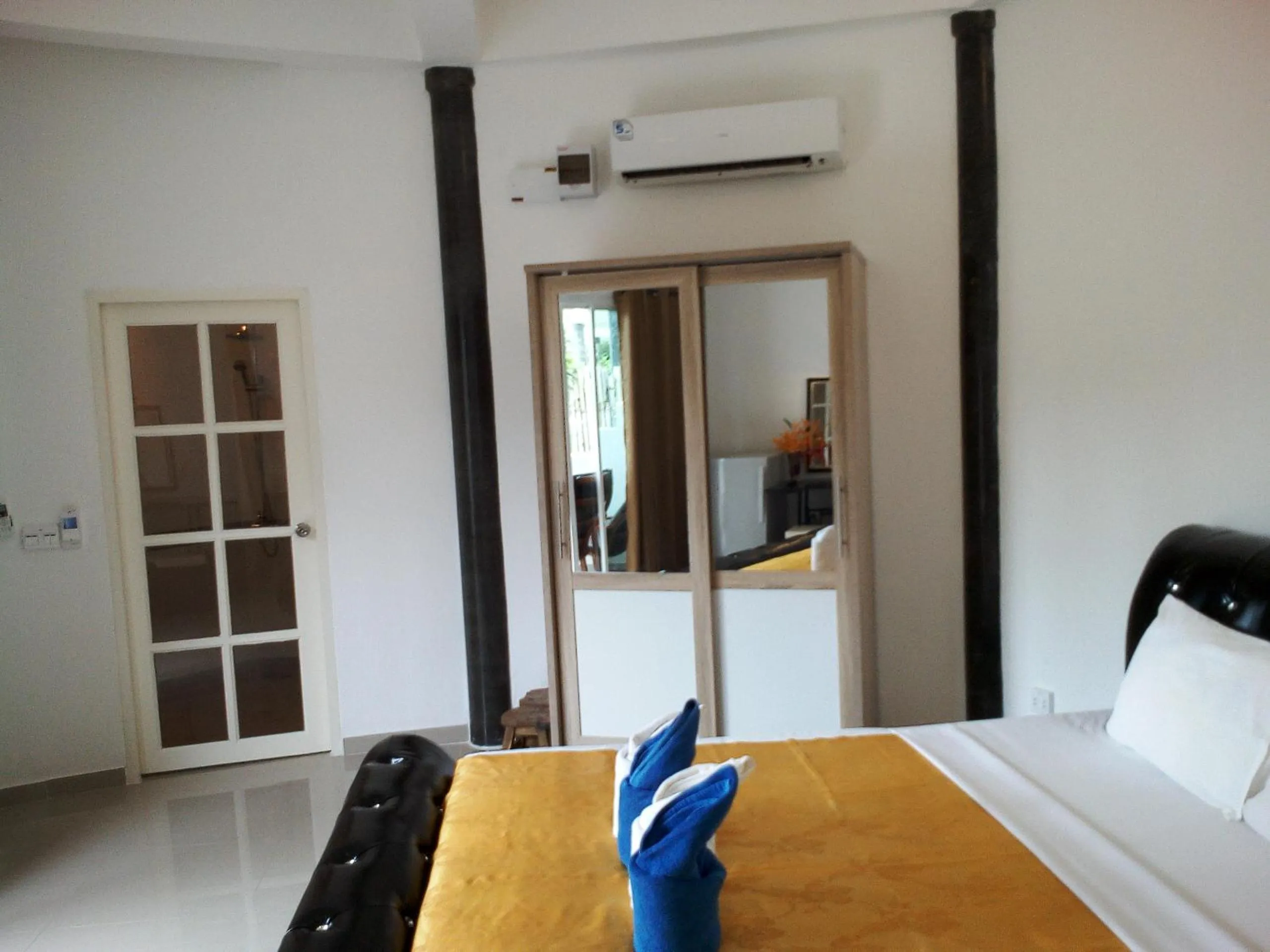 Photo of the whole room, Bed in Yao Yai Beach Resort