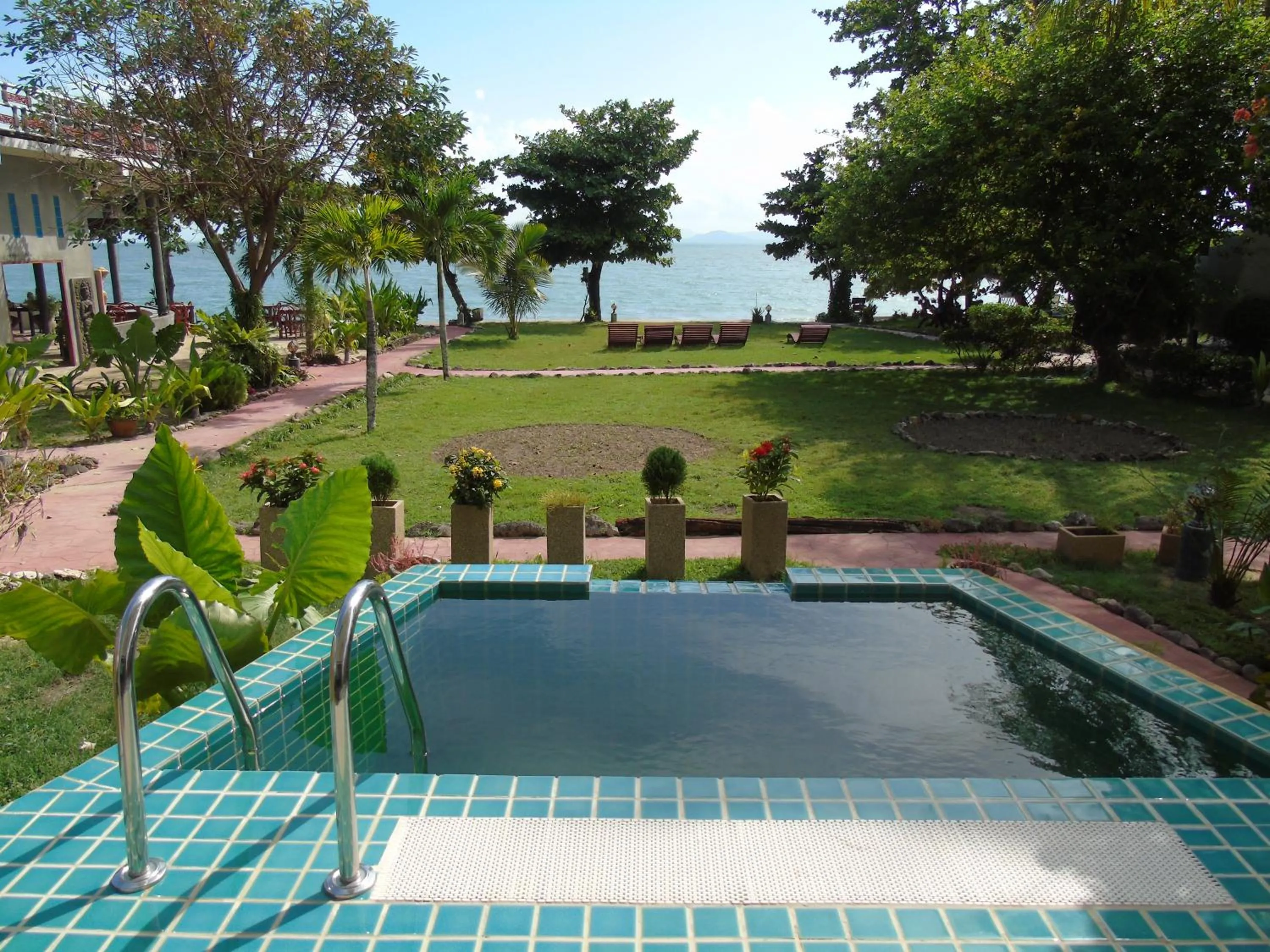 Swimming pool in Yao Yai Beach Resort