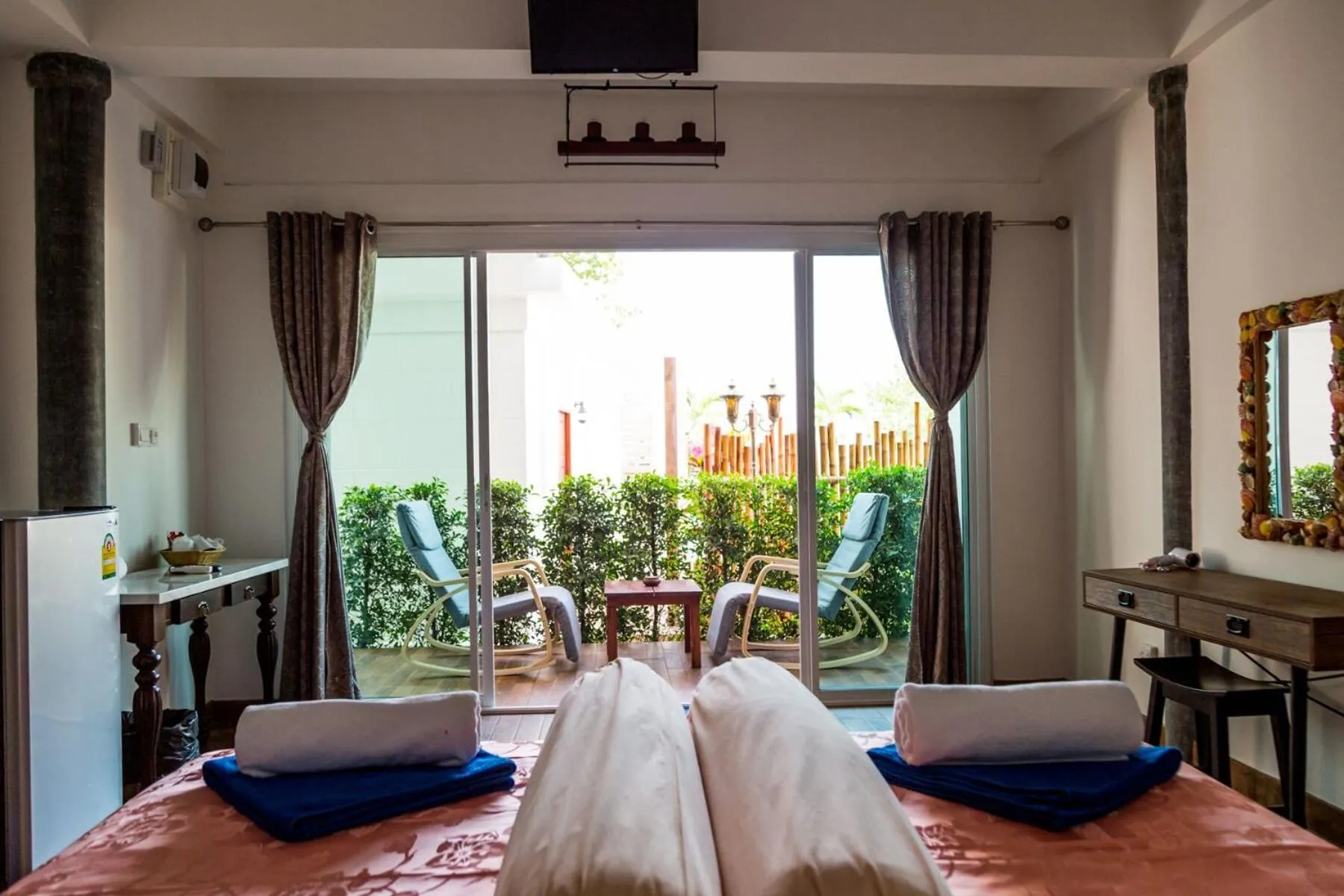 Bed in Yao Yai Beach Resort