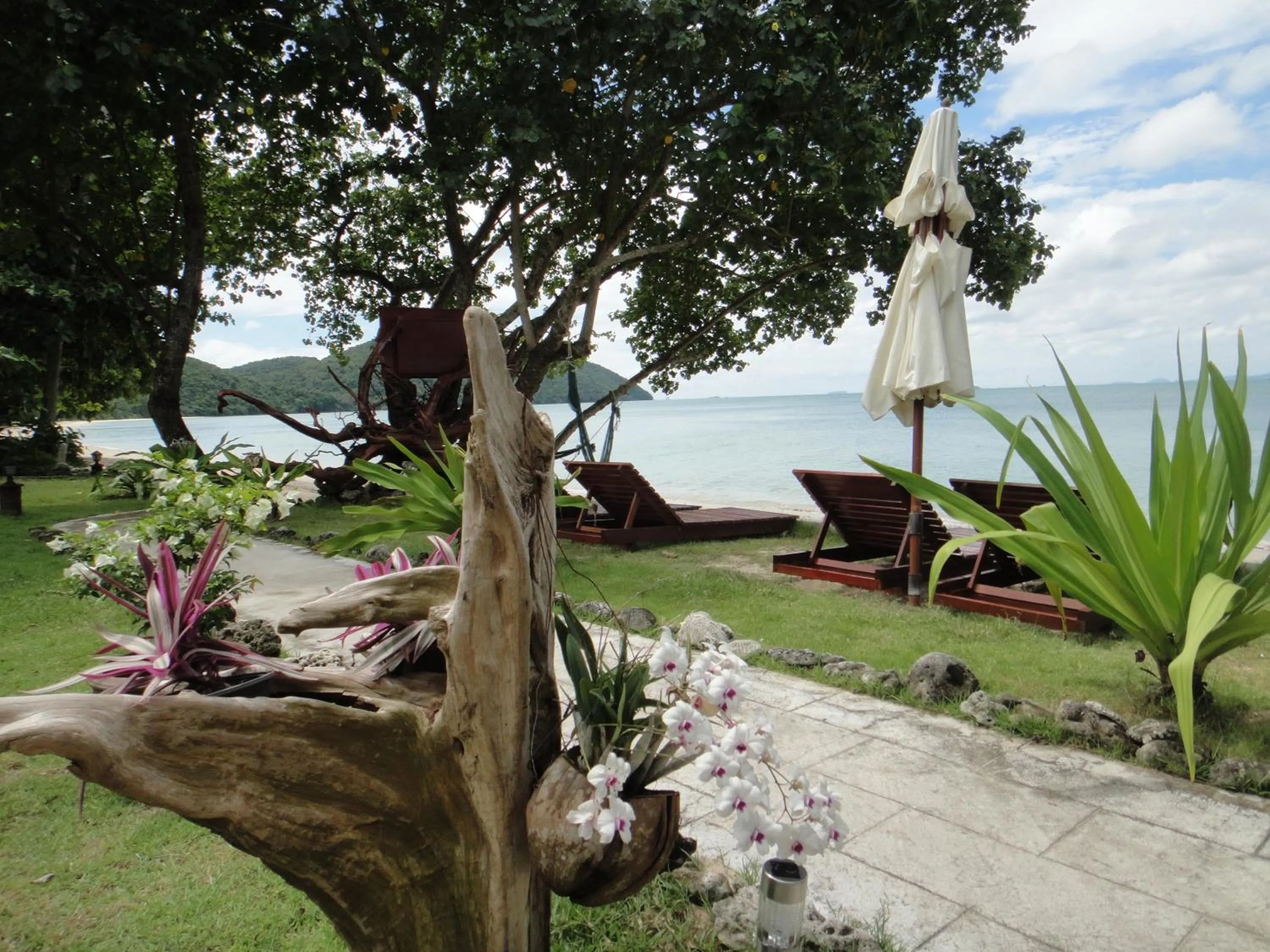 Garden in Yao Yai Beach Resort