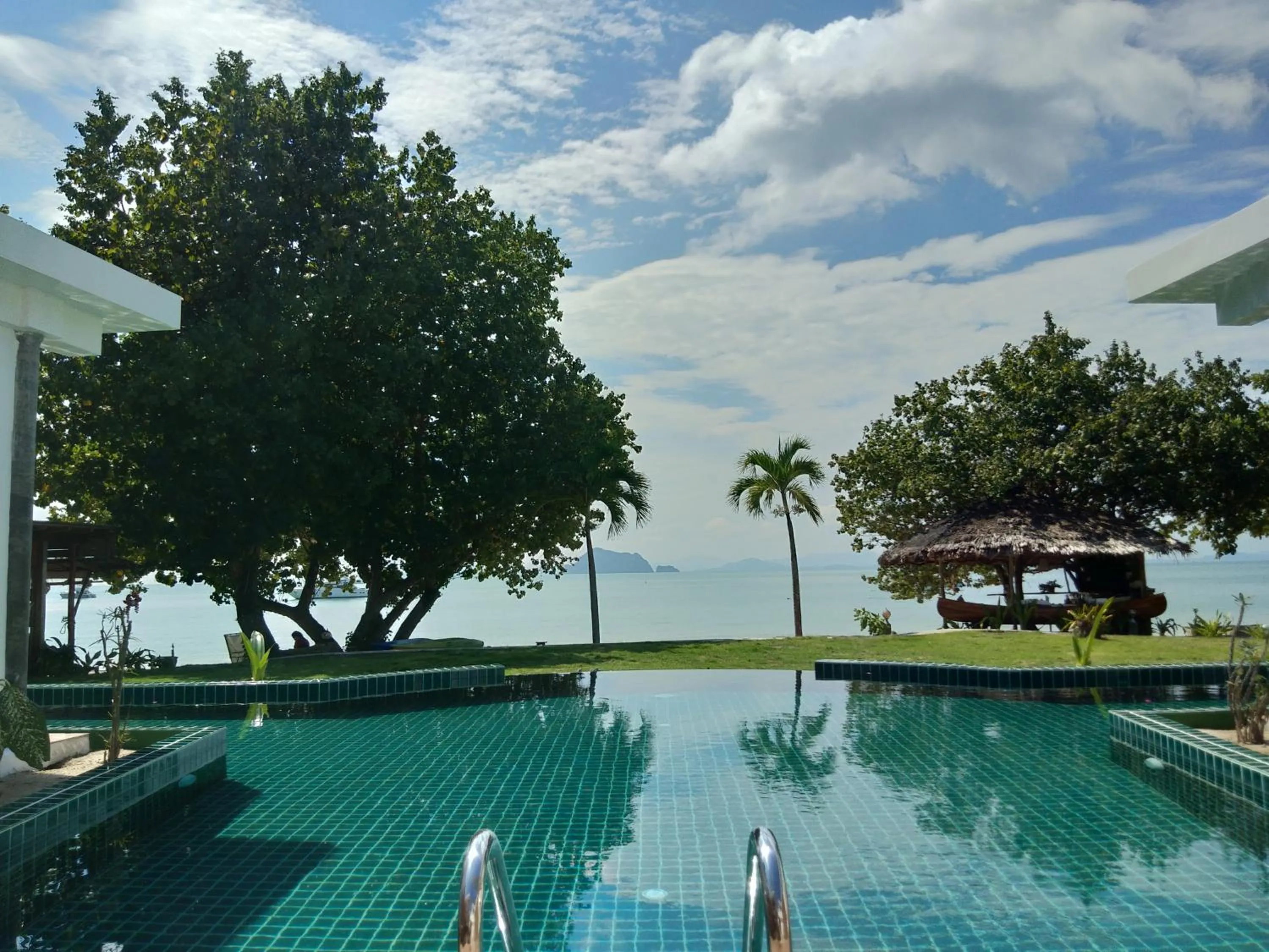 Swimming pool in Yao Yai Beach Resort