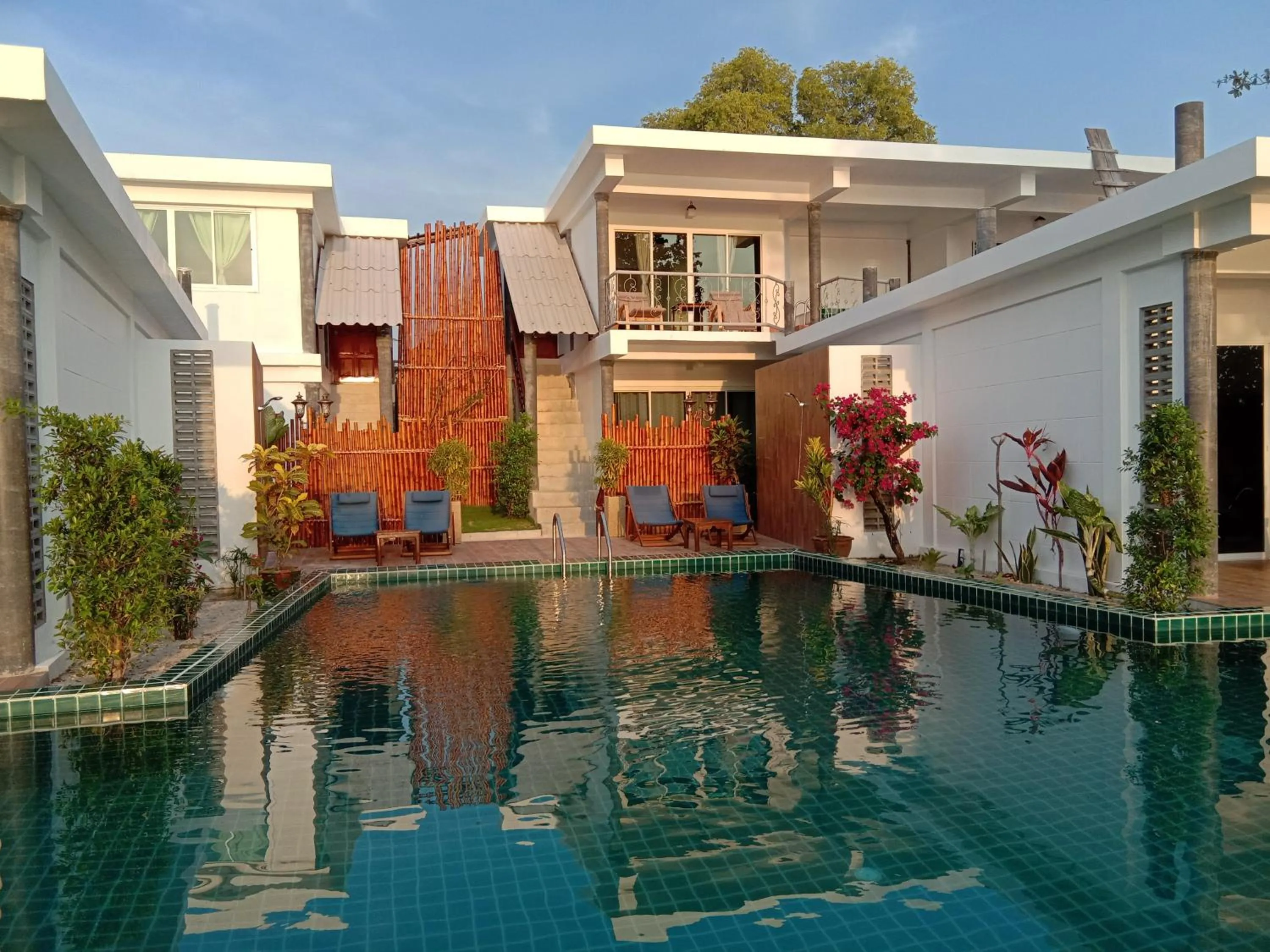 Swimming pool in Yao Yai Beach Resort