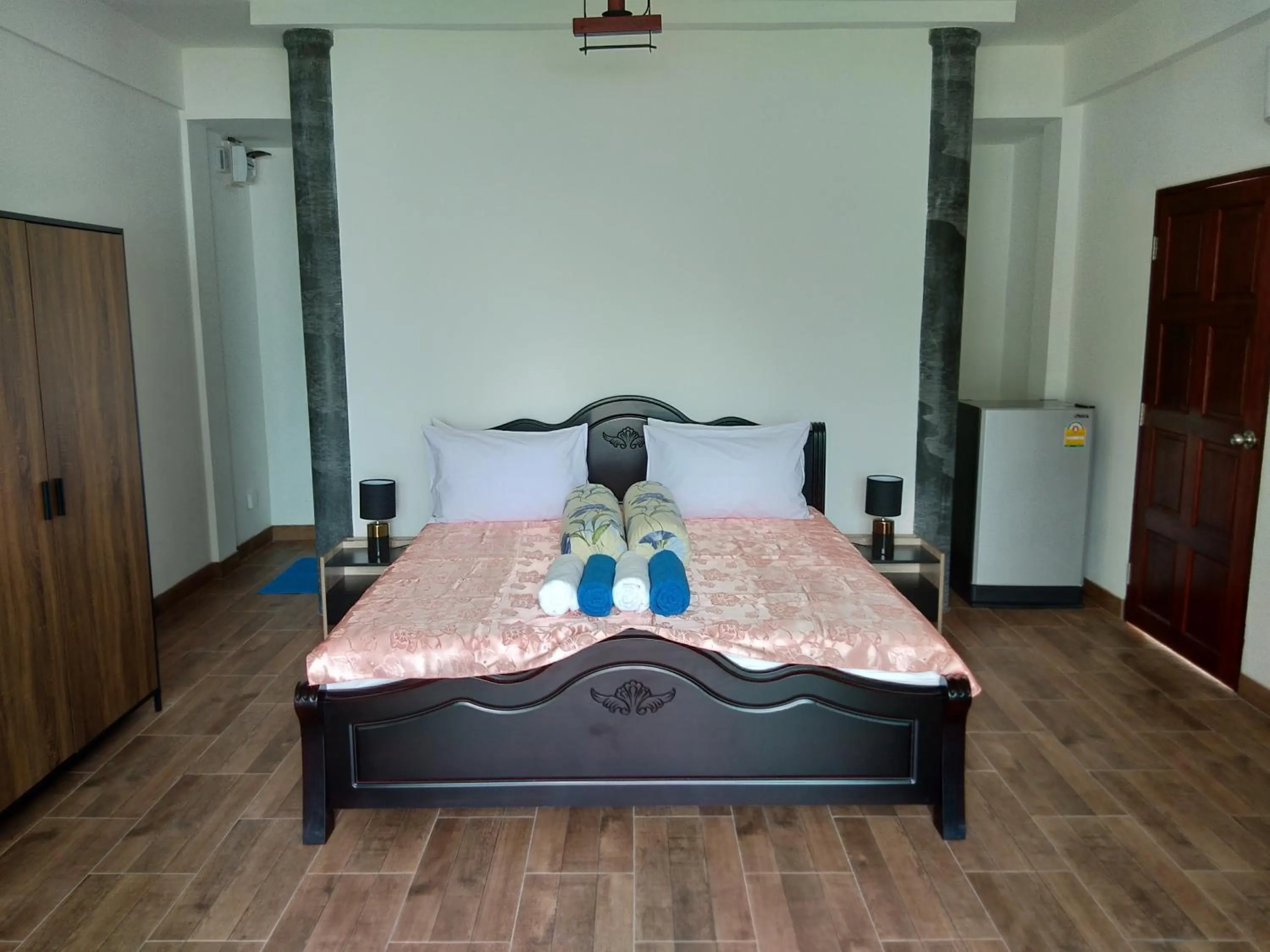 Bed in Yao Yai Beach Resort