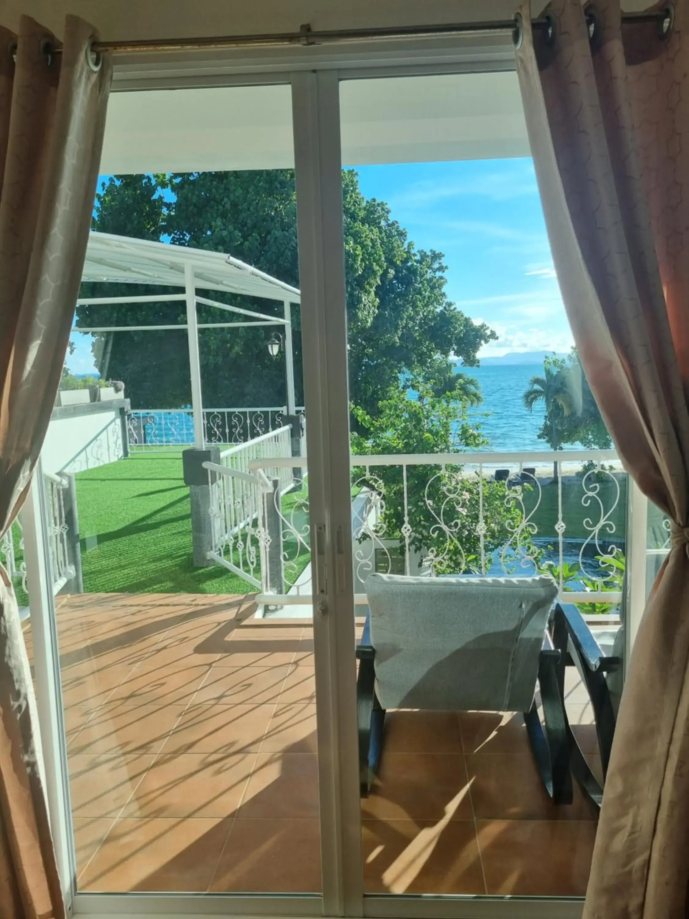 Sea View Shared Pool Villa in Yao Yai Beach Resort Sea View Shared Pool Villa in Yao Yai Beach Resort
