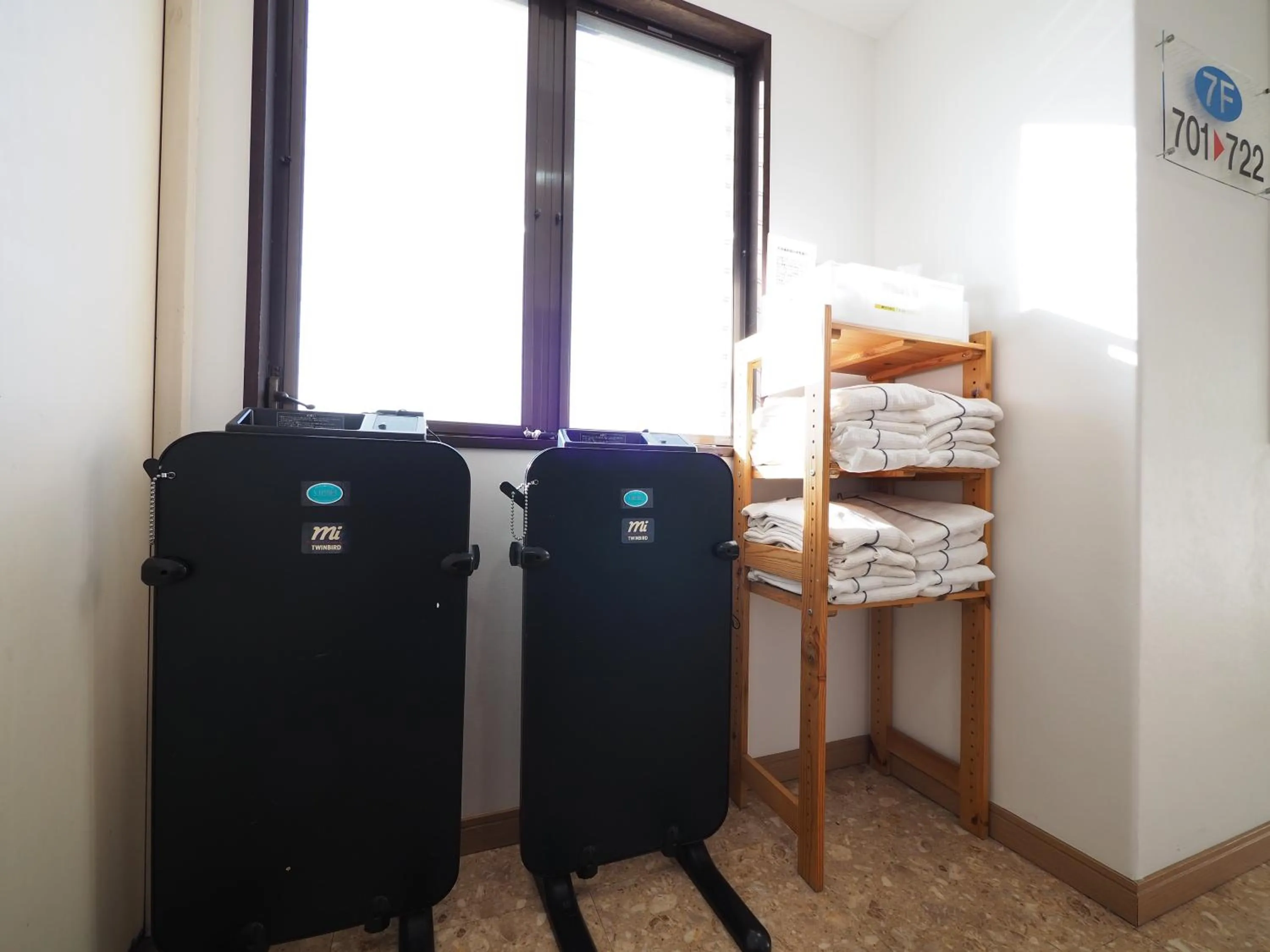 trouser press, Bed in Sky Heart Hotel Shimonoseki