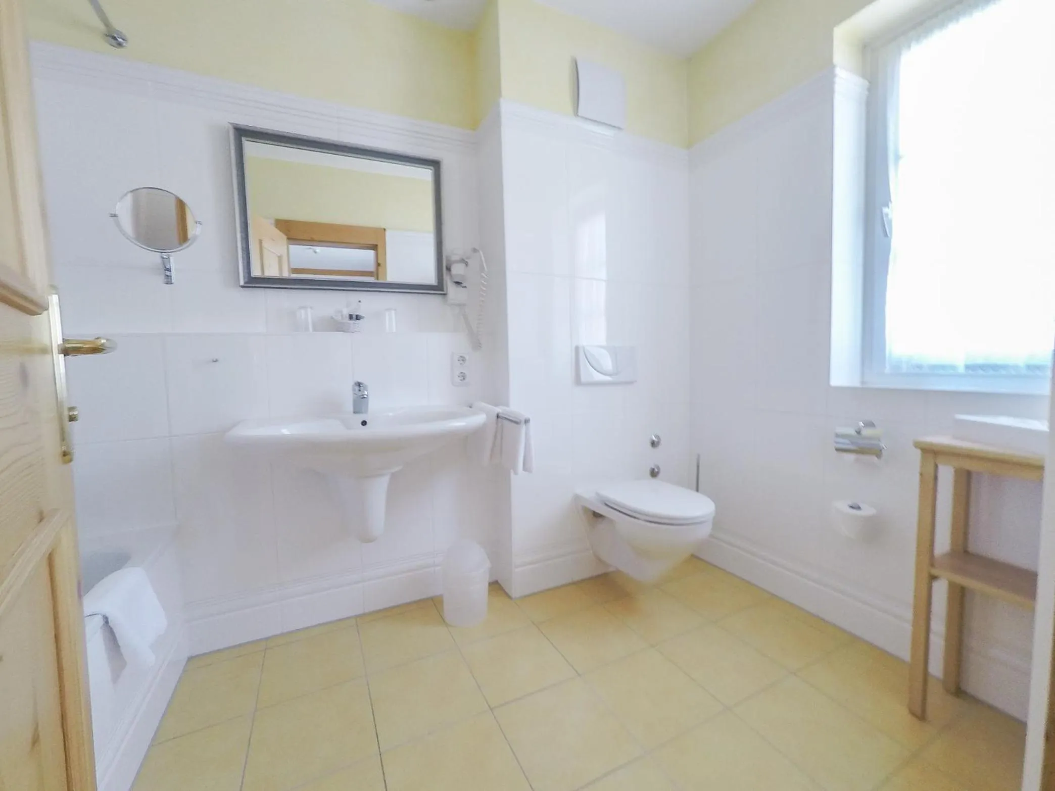 Bathroom in Glasl's Landhotel