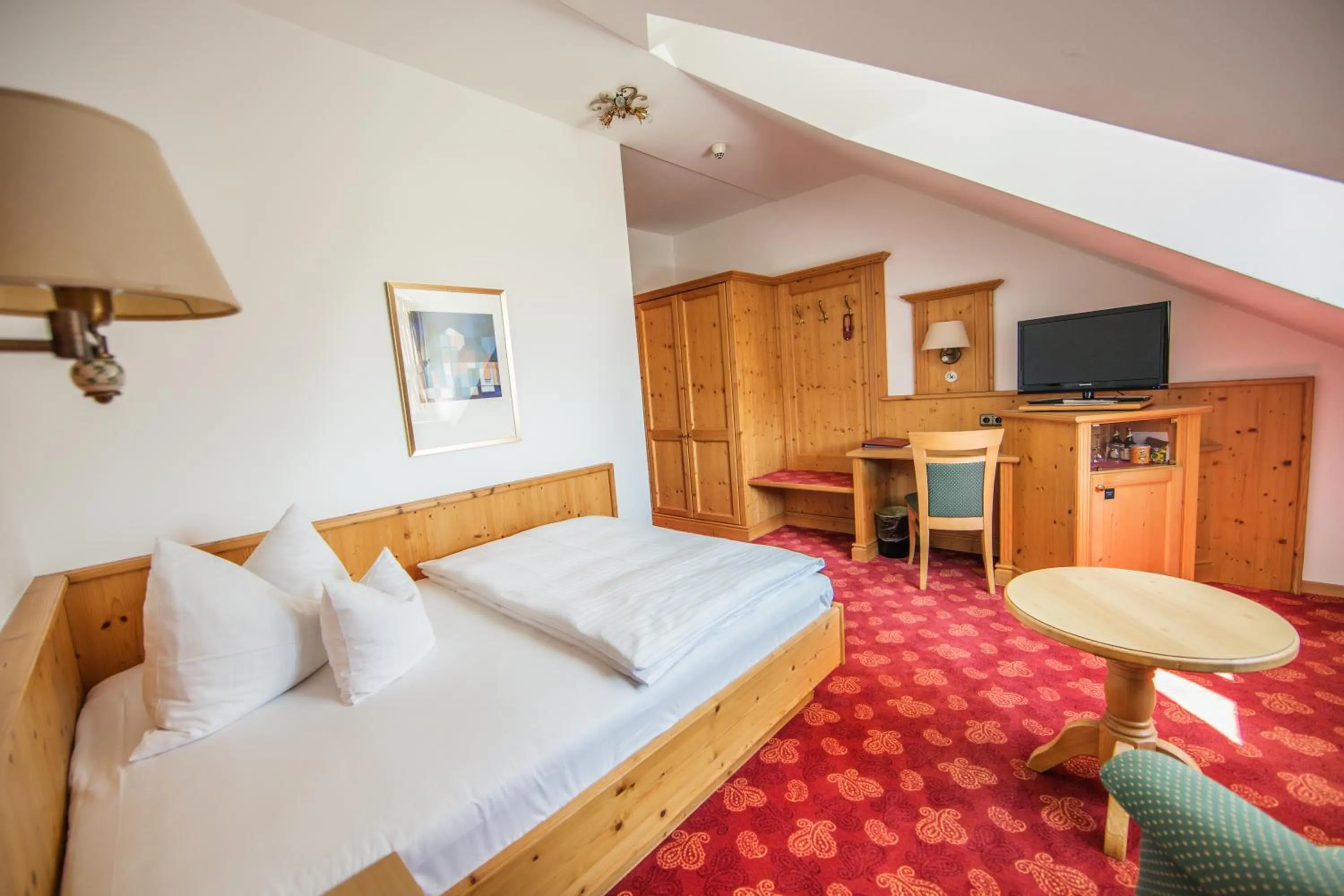 Photo of the whole room, Bed in Glasl's Landhotel