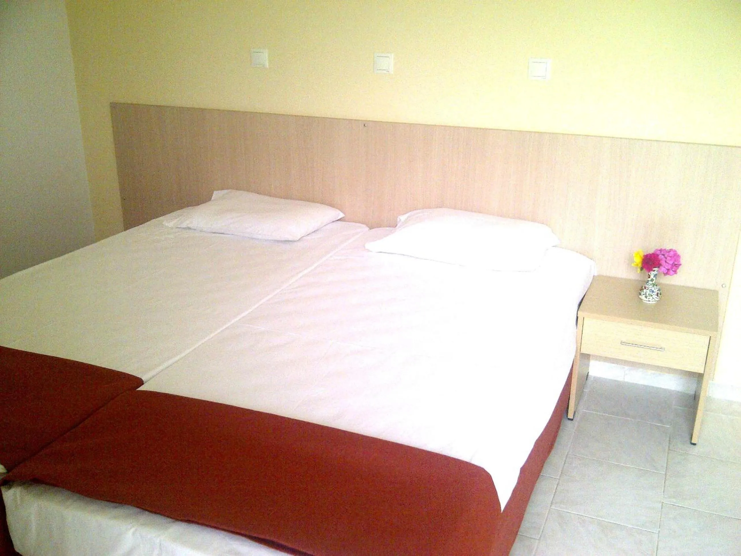 Bed in Thalassa Studios
