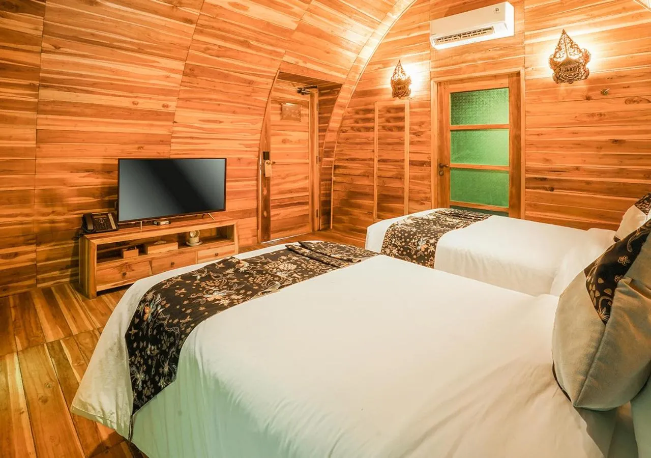 Bedroom, Bed in Shanaya Resort Malang