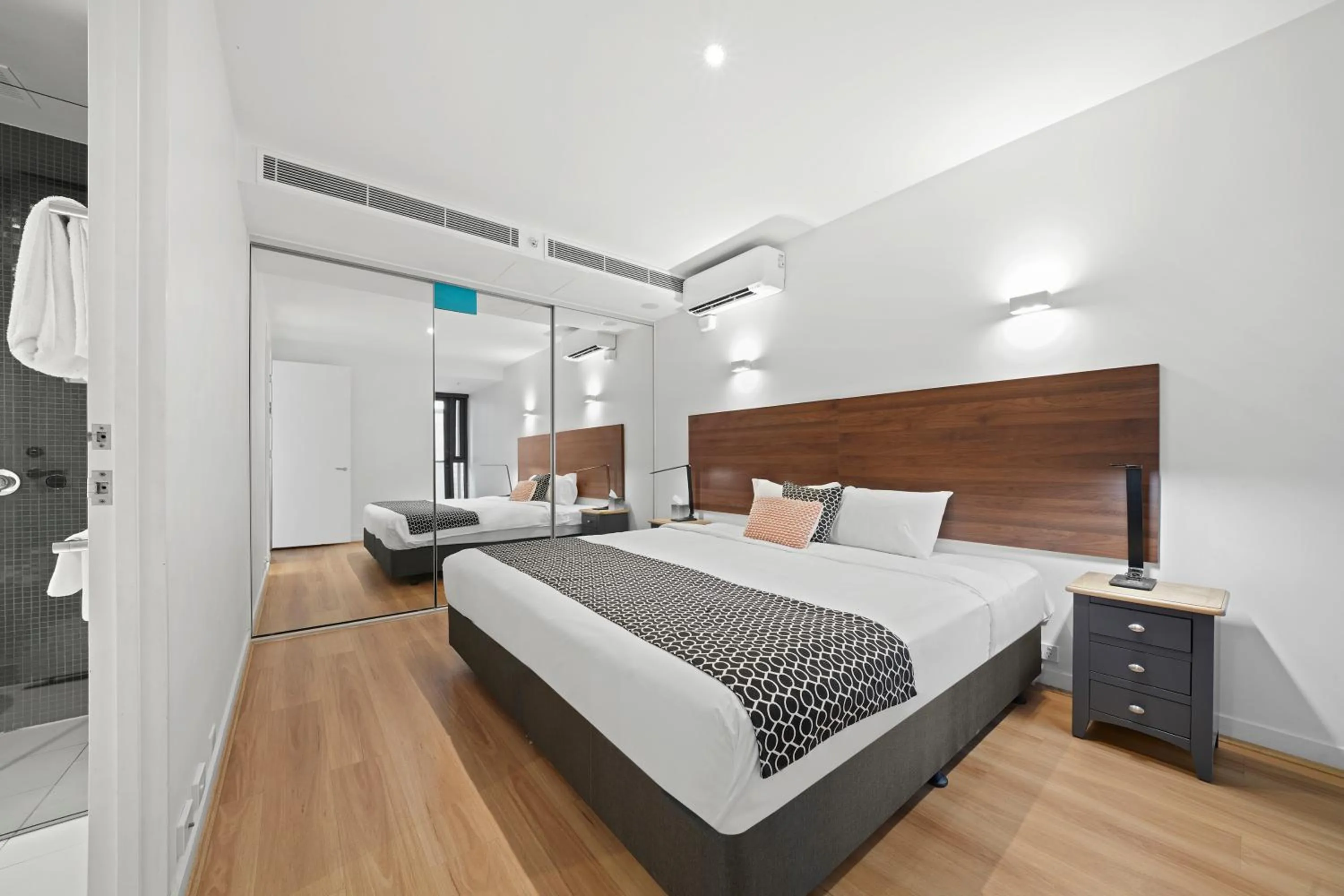 Bedroom, Bed in Flinders Street Apartments