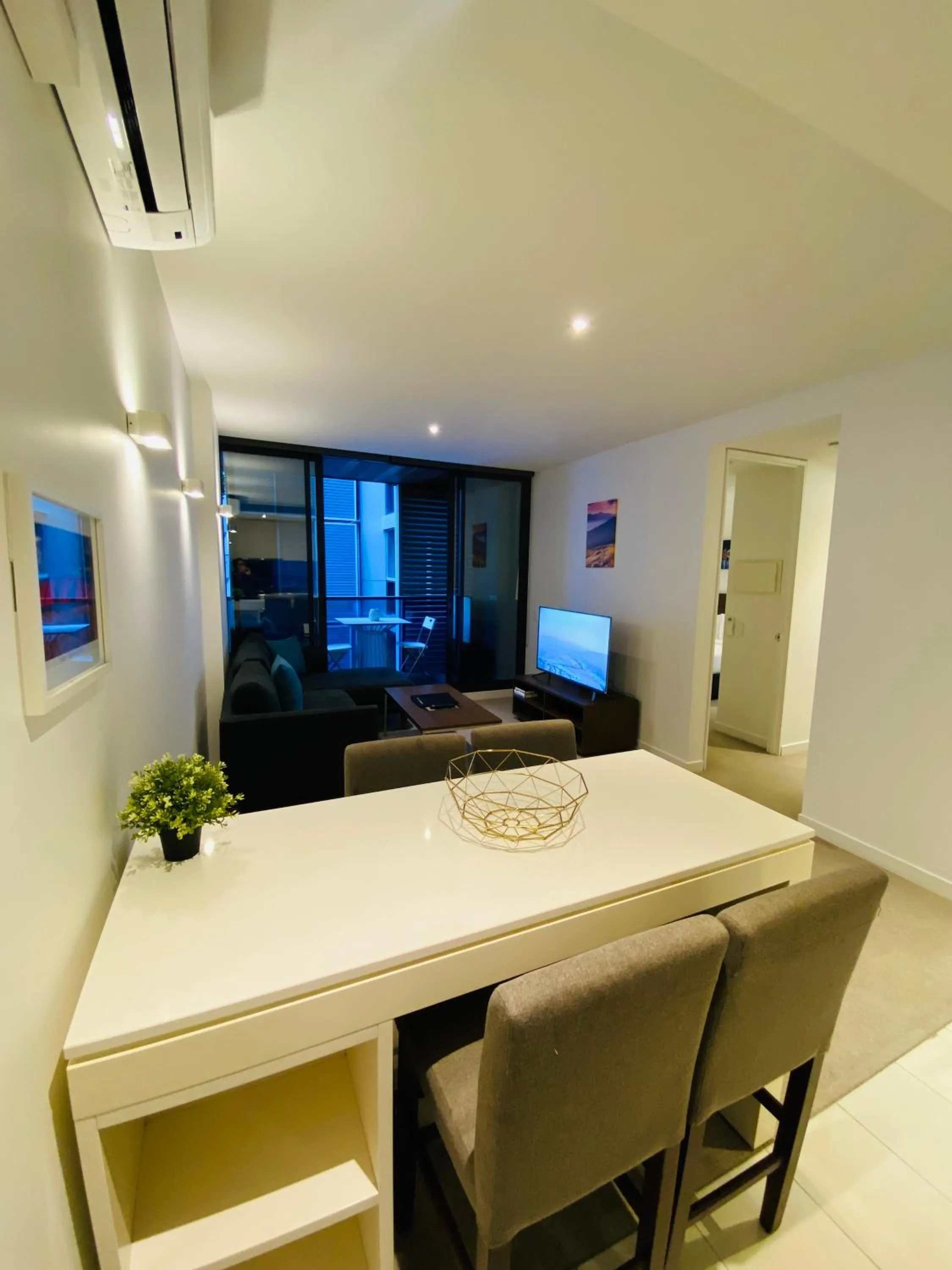 Dining area in Flinders Street Apartments