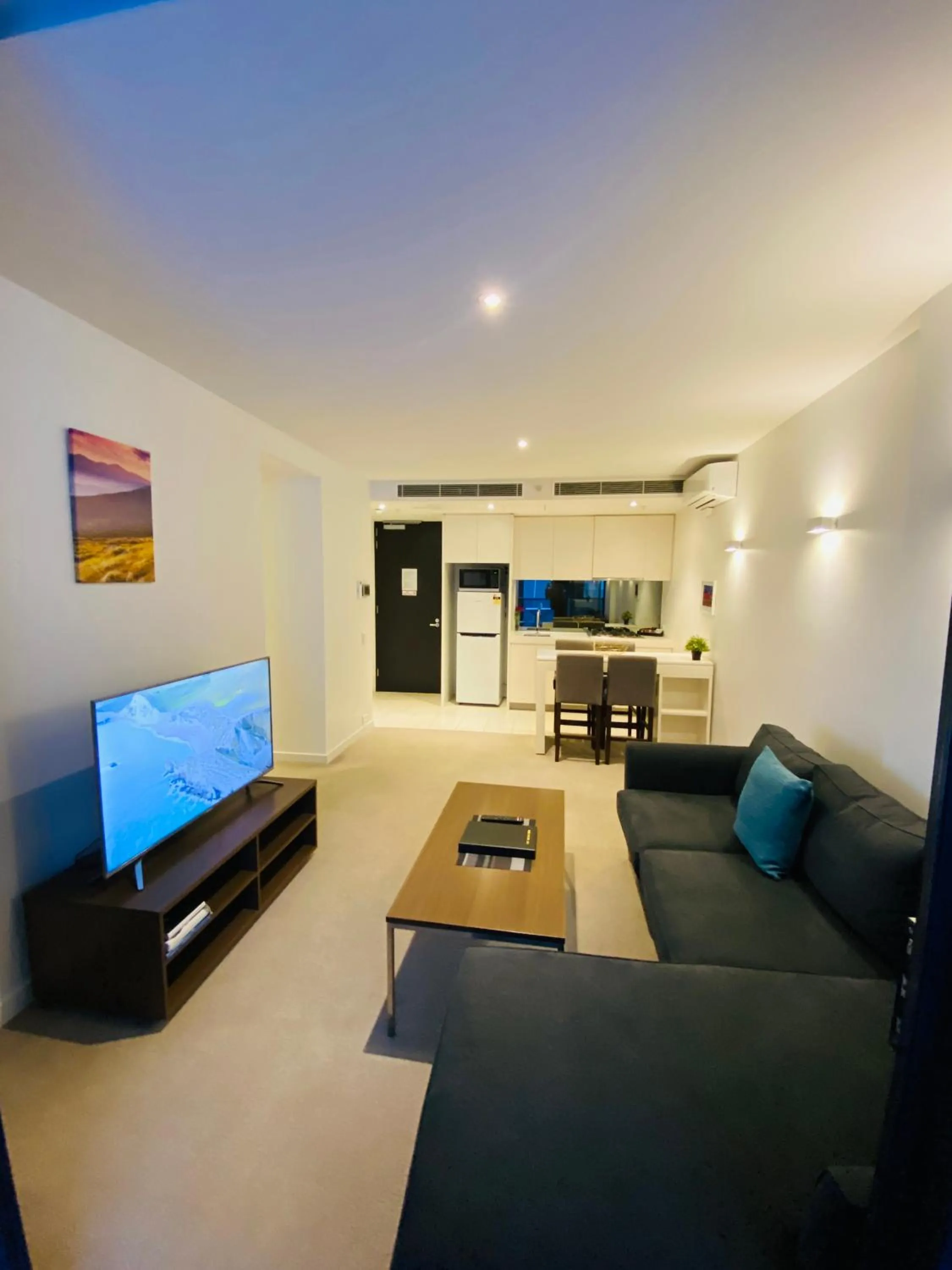 TV and multimedia in Flinders Street Apartments