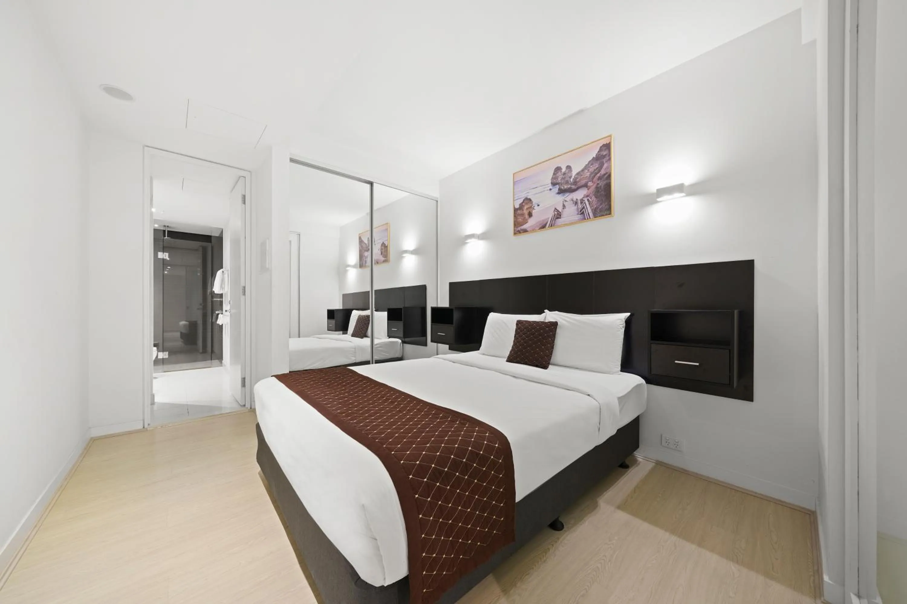 Bedroom, Bed in Flinders Street Apartments