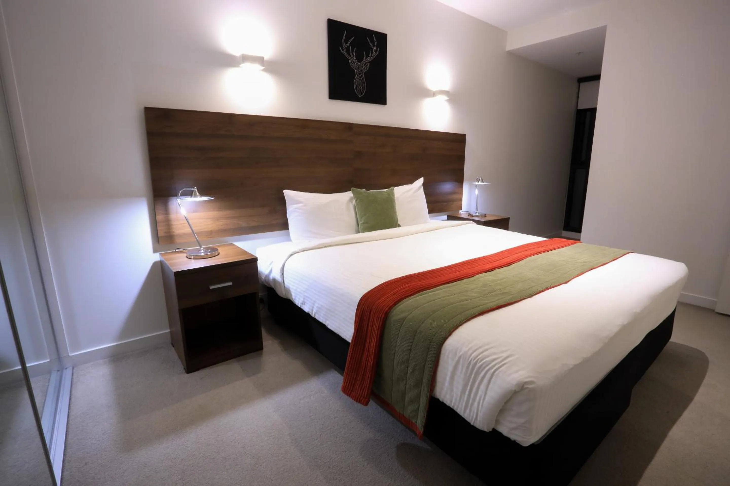 Bedroom, Bed in Flinders Street Apartments