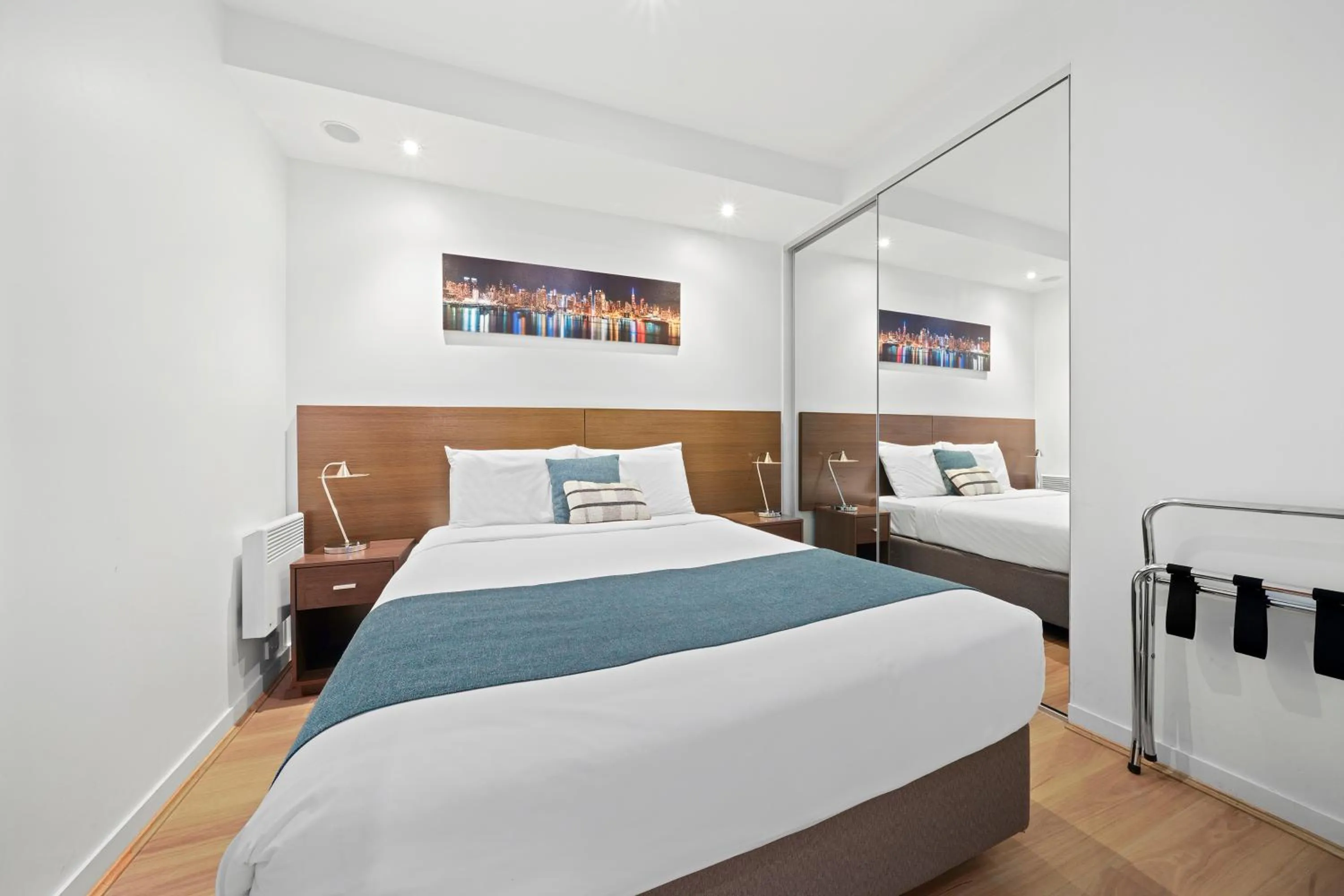 Bedroom, Bed in Flinders Street Apartments