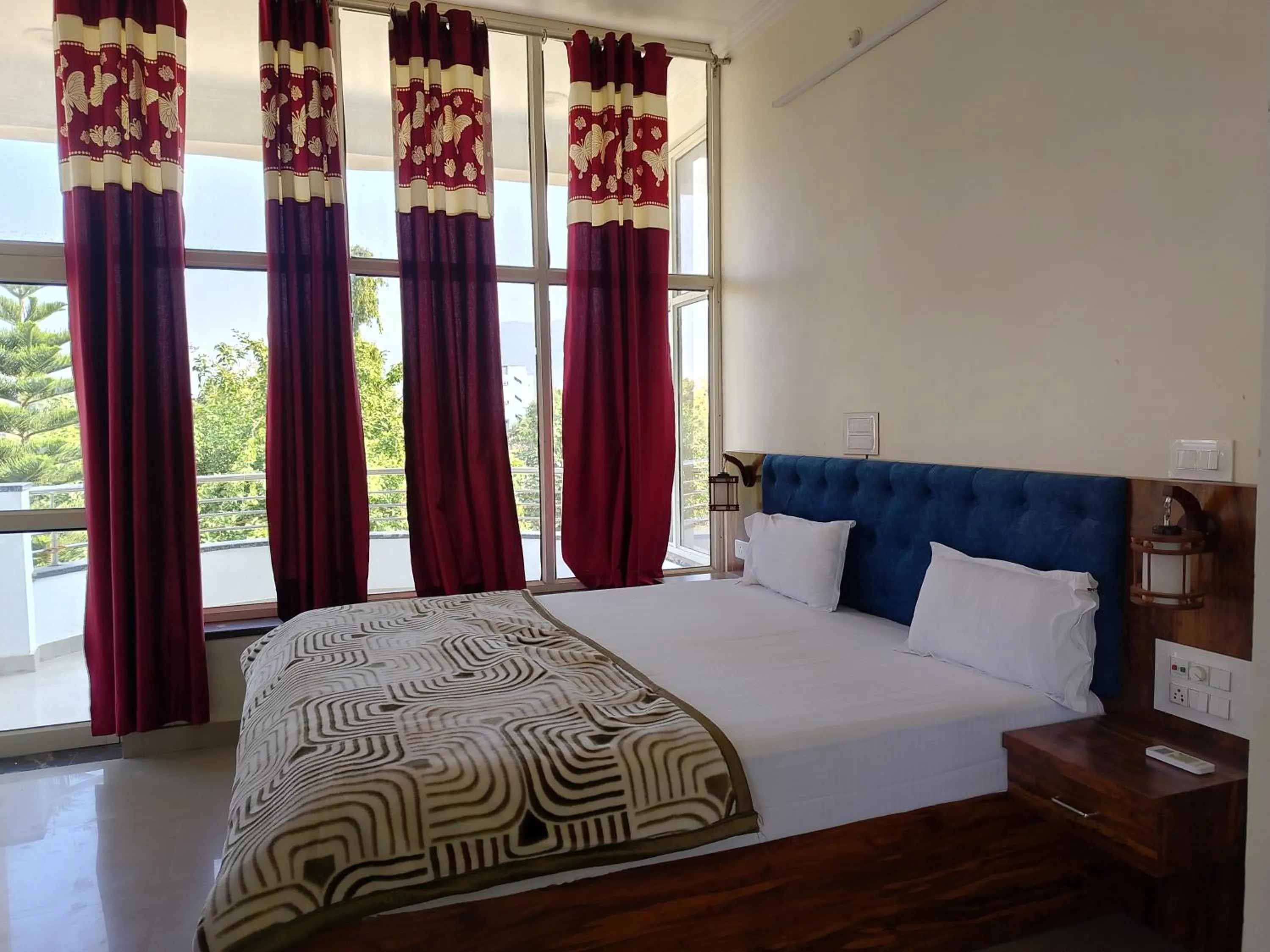 Deluxe Double Room with Balcony in Hotel Divine Palace Pushkar