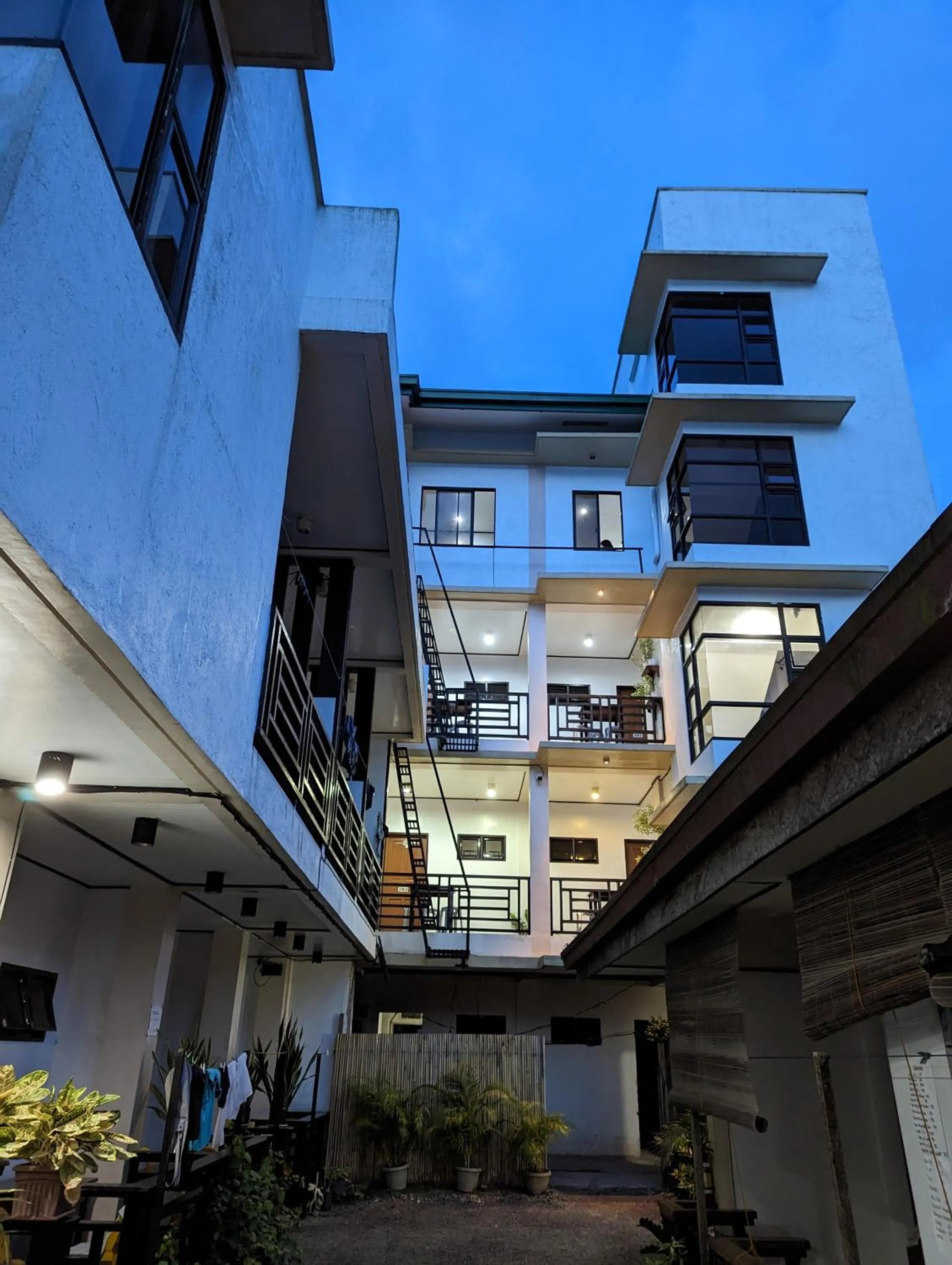 Property building in Devayn's Inn