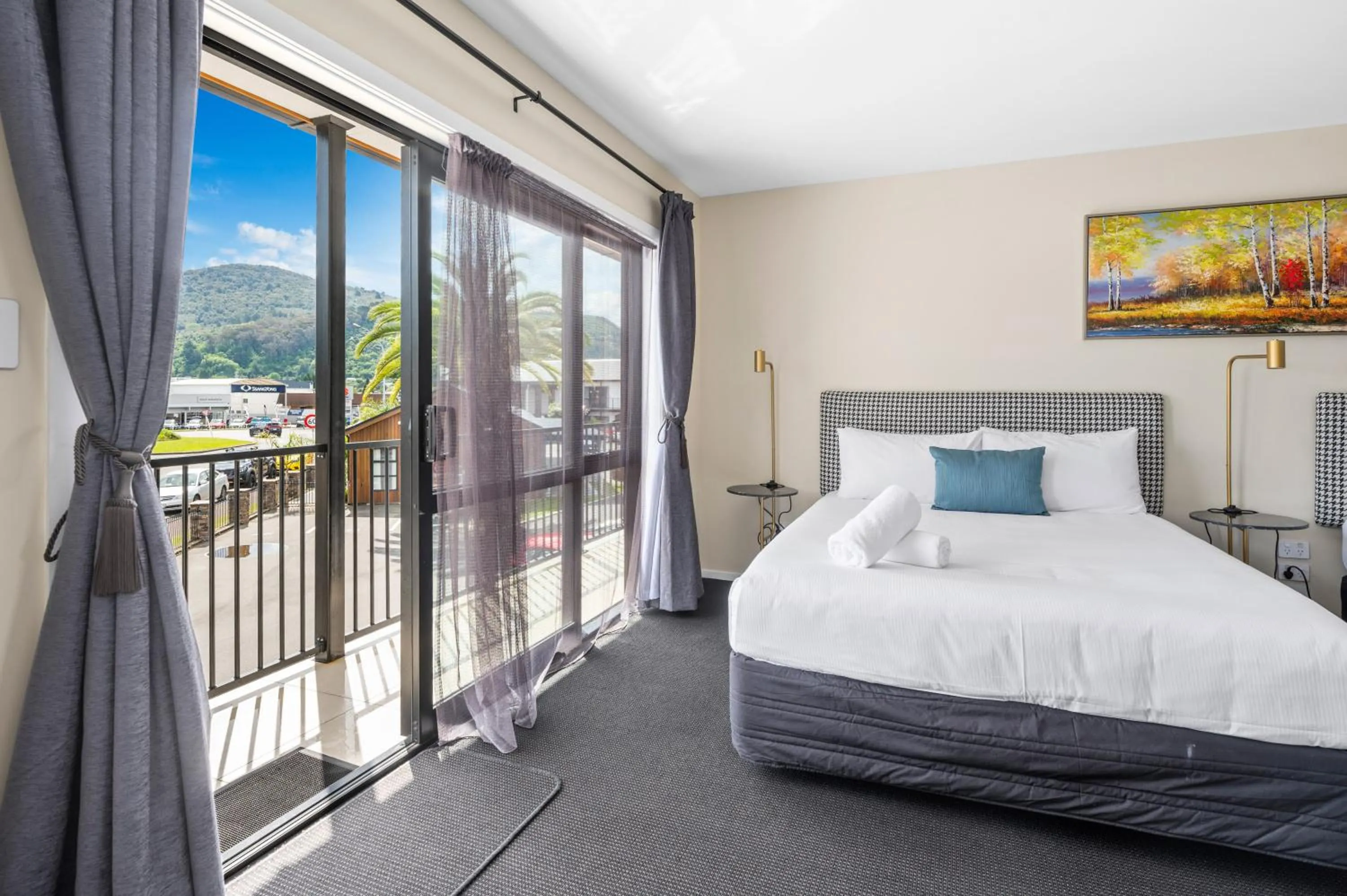 Bed in ASURE Rotorua International Motor Inn